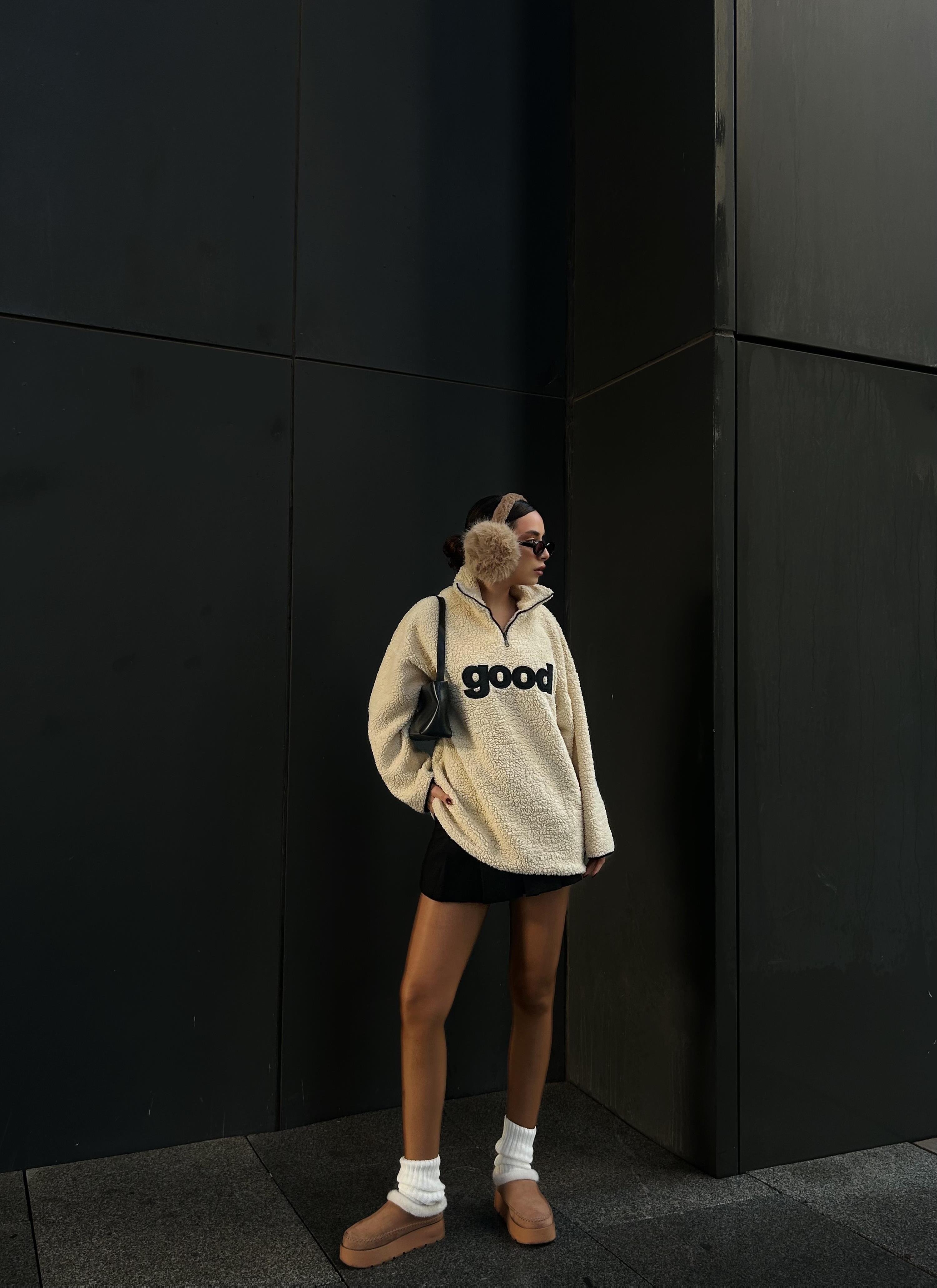 Bej Pelüş Yarım Fermuarlı Oversize Nakışlı Sweatshirt 28354