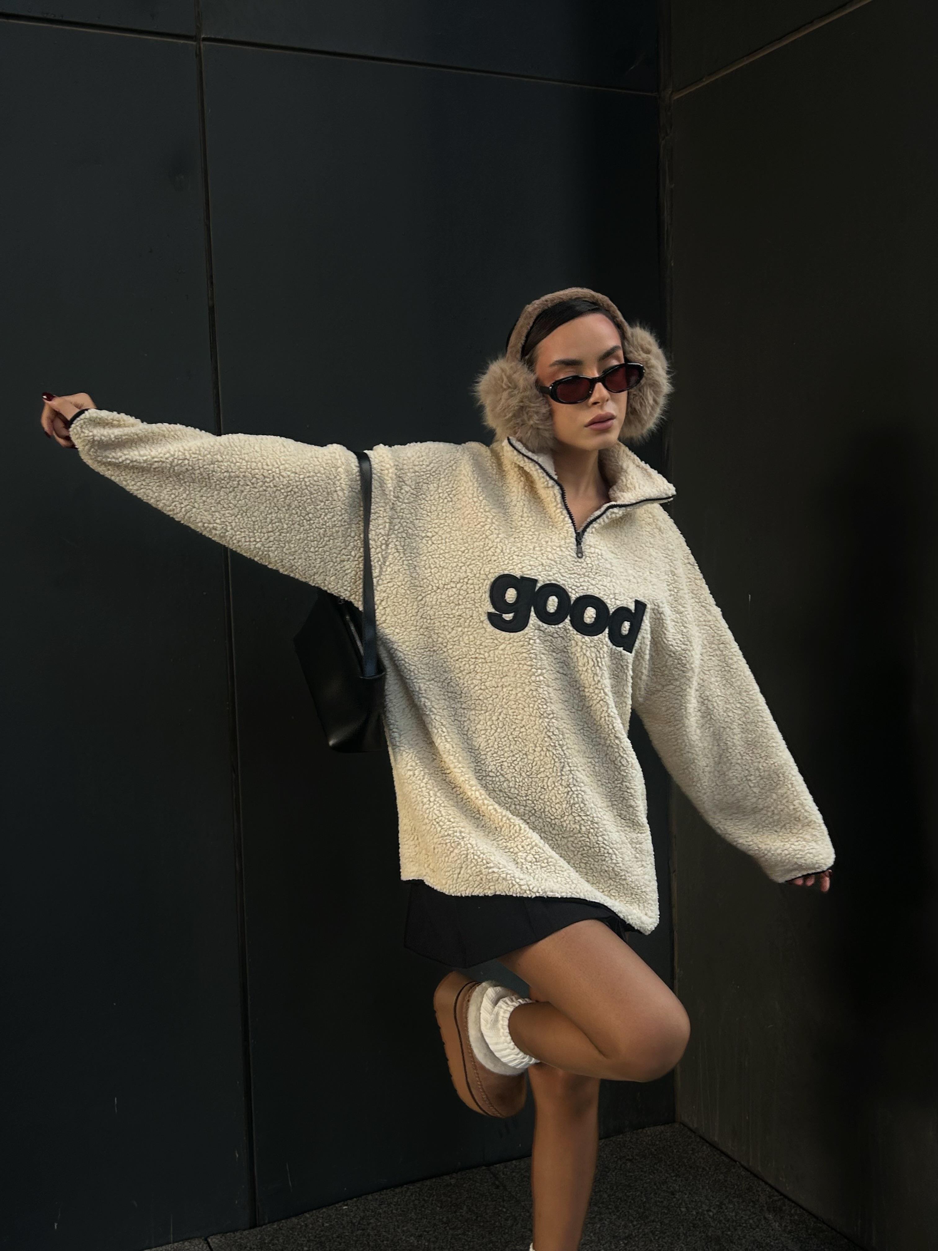 Bej Pelüş Yarım Fermuarlı Oversize Nakışlı Sweatshirt 28354