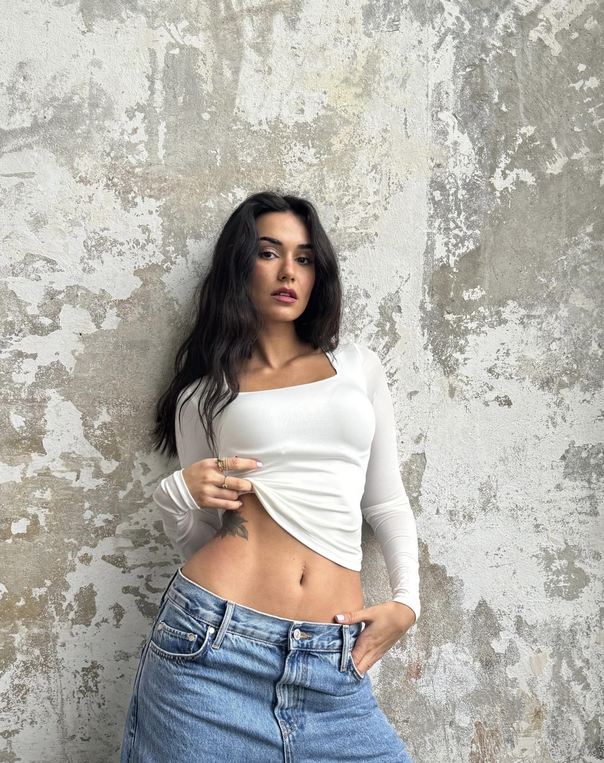 Beyaz Kare Yaka Uzun Kollu Slimfit Basic Body 27053