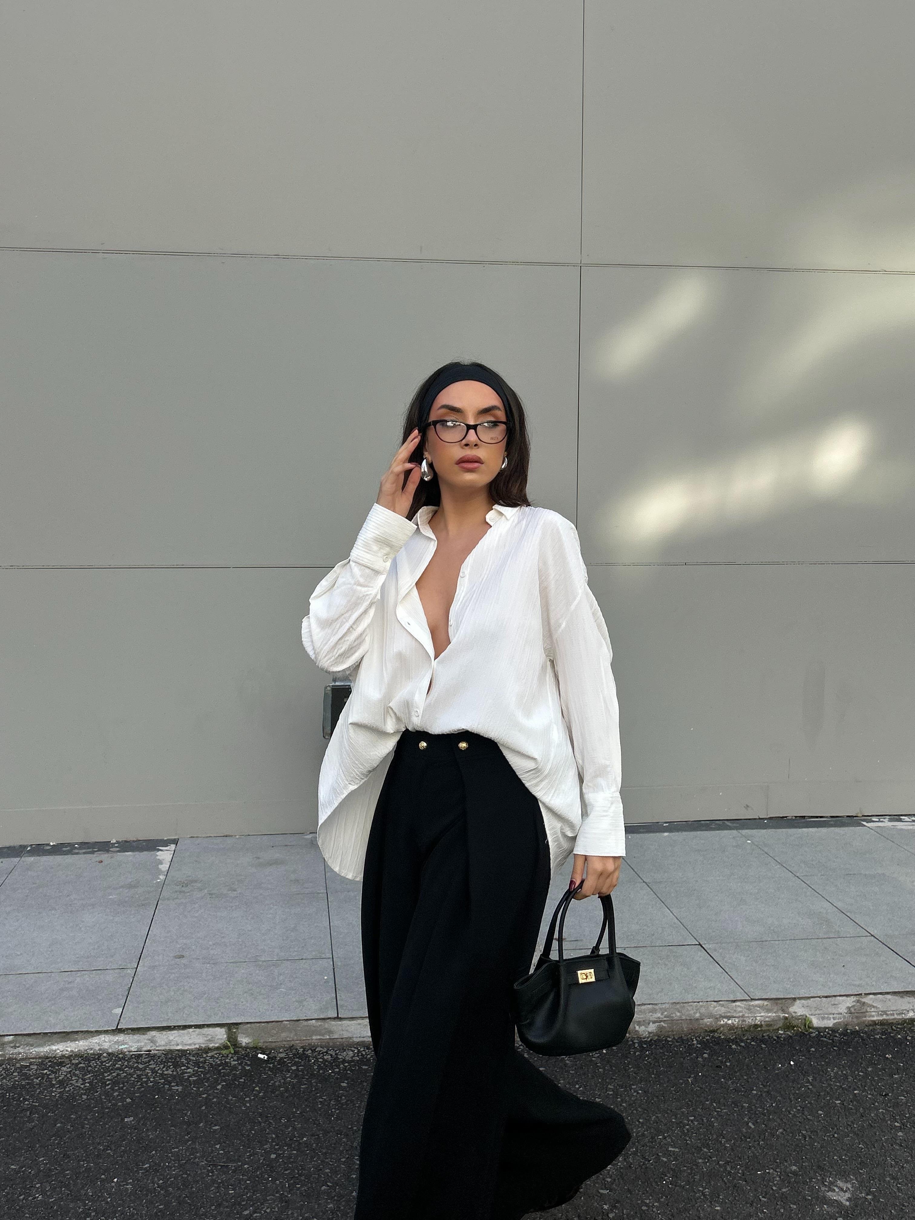 Beyaz Oversize Geniş Manşetli Kadın Gömlek 27384