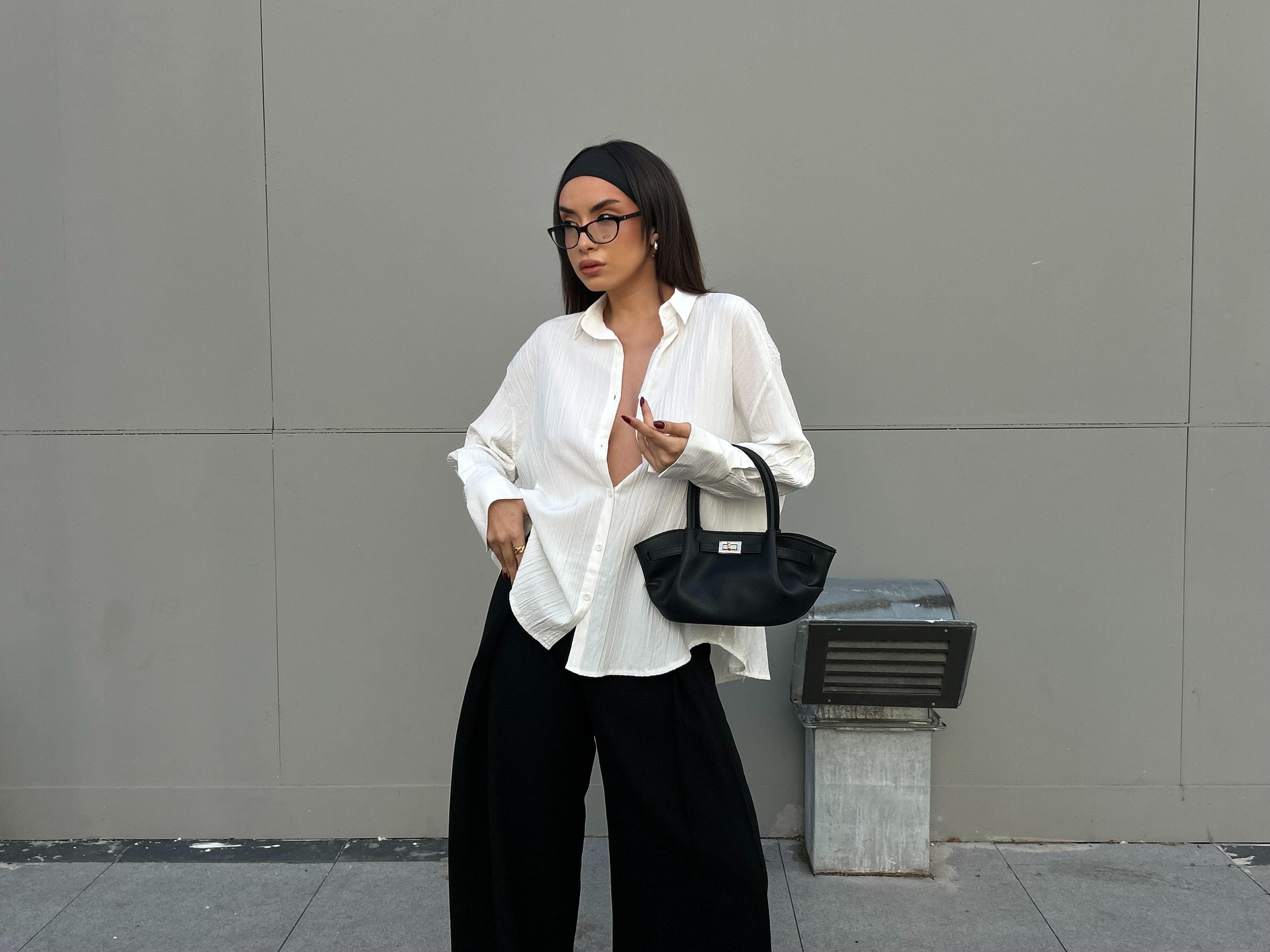 Beyaz Oversize Geniş Manşetli Kadın Gömlek 27384