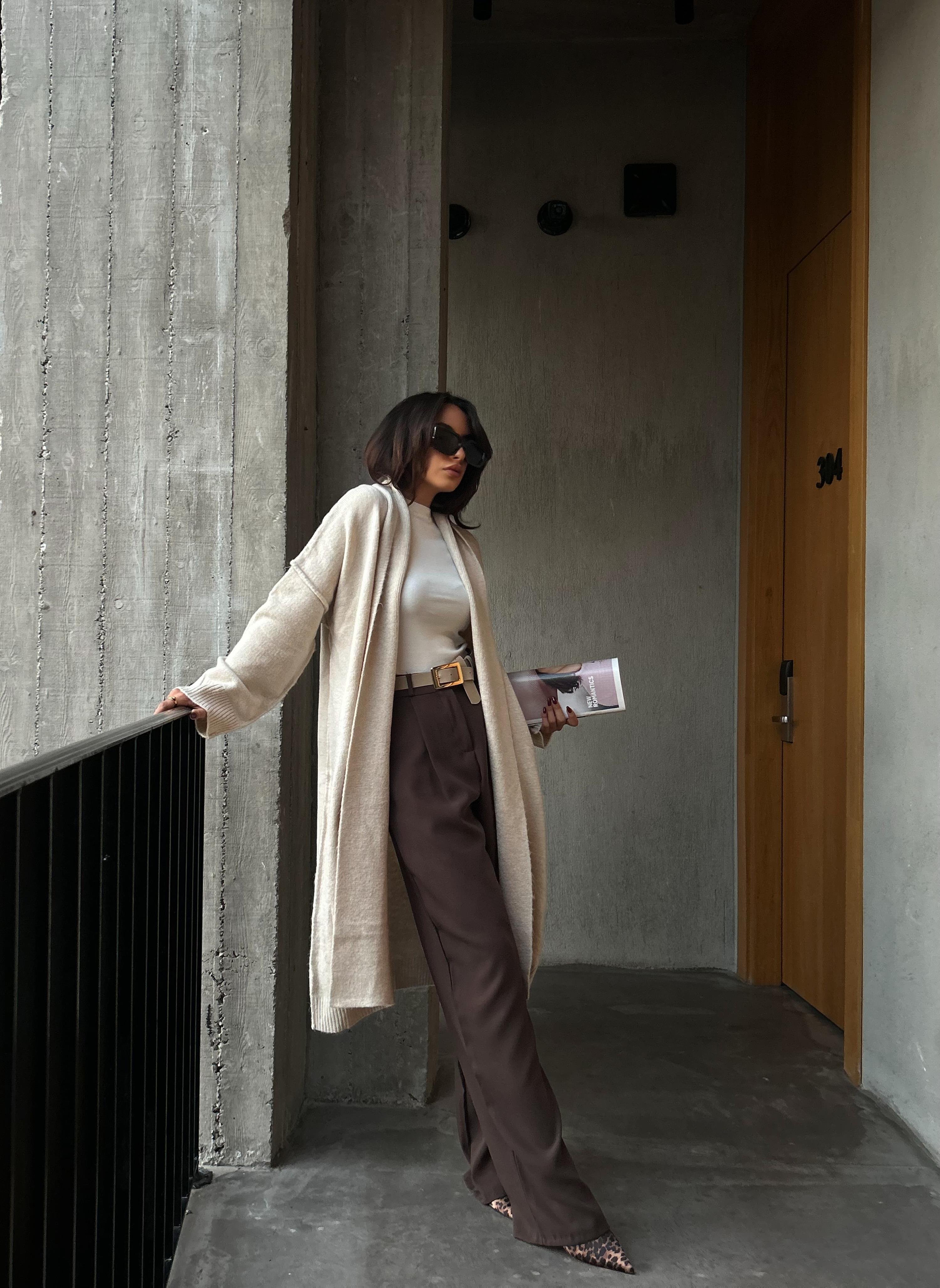 Ekru Pis Dikiş Detaylı Uzun Oversize Yumoş Triko Hırka 26257