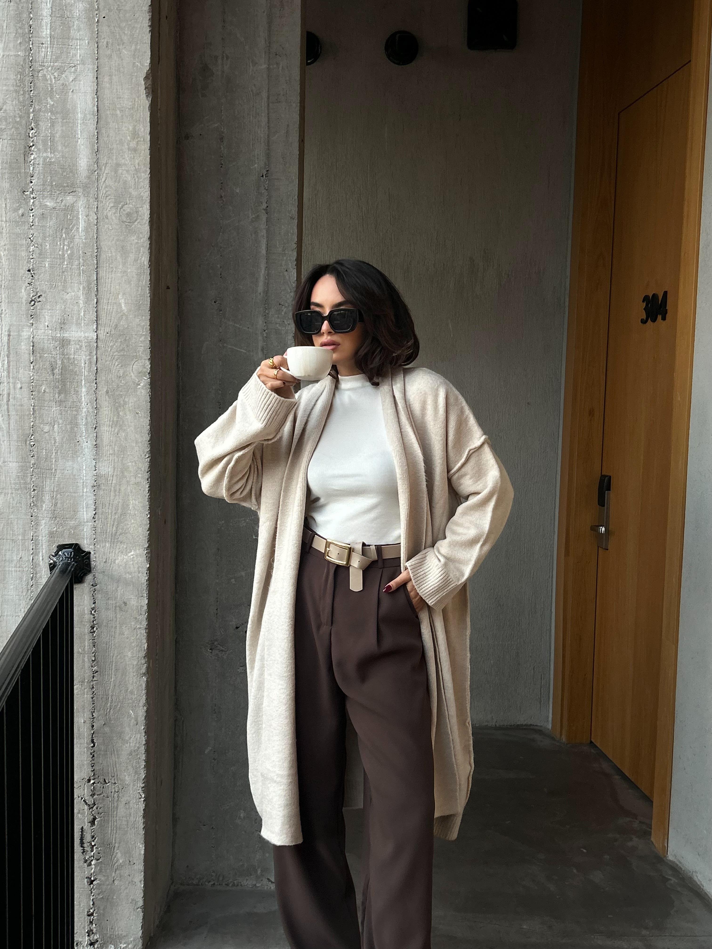 Ekru Pis Dikiş Detaylı Uzun Oversize Yumoş Triko Hırka 26257