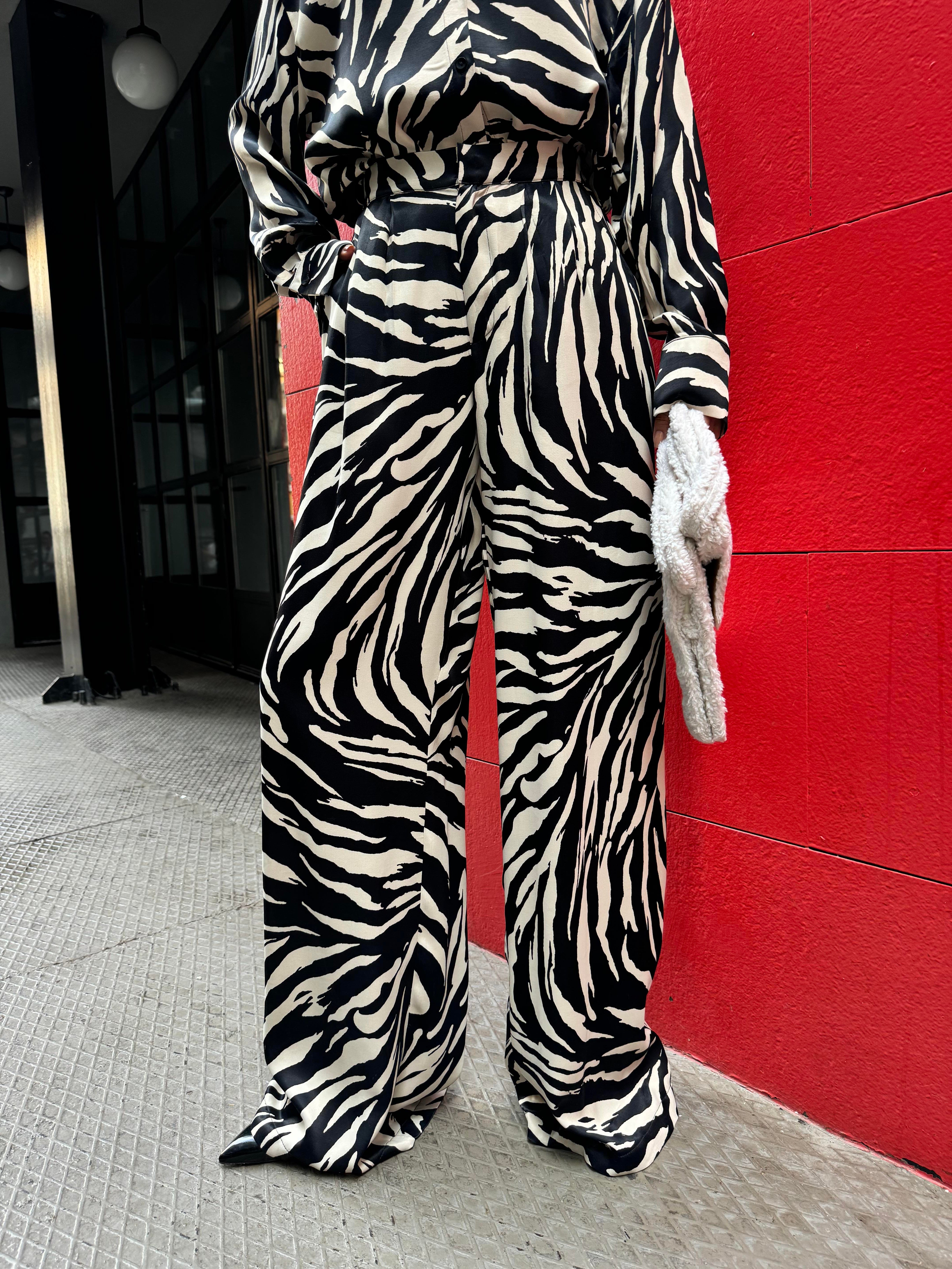 Floş Saten Zebra Desenli Pantolon