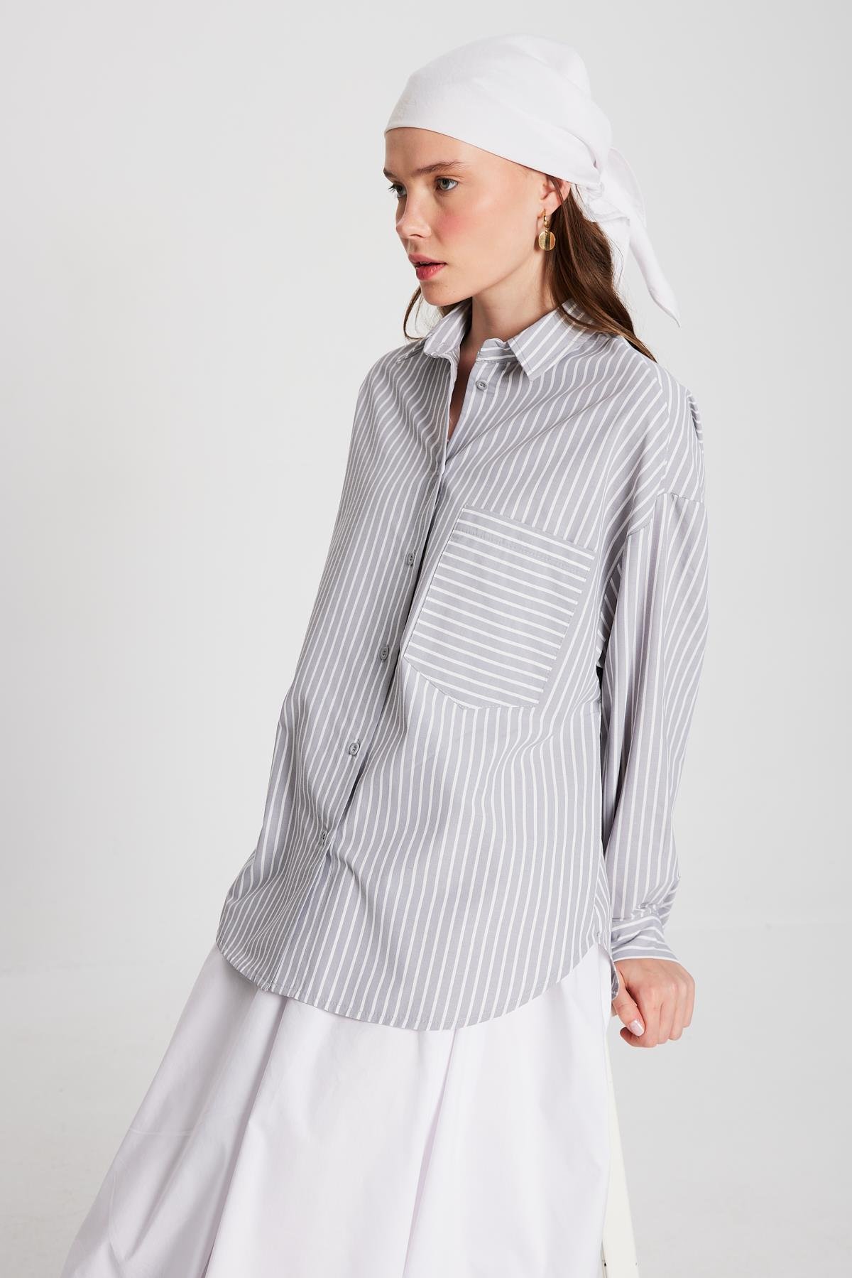 Gri Beyaz Çizgili Oversize Cepli Gömlek 27135