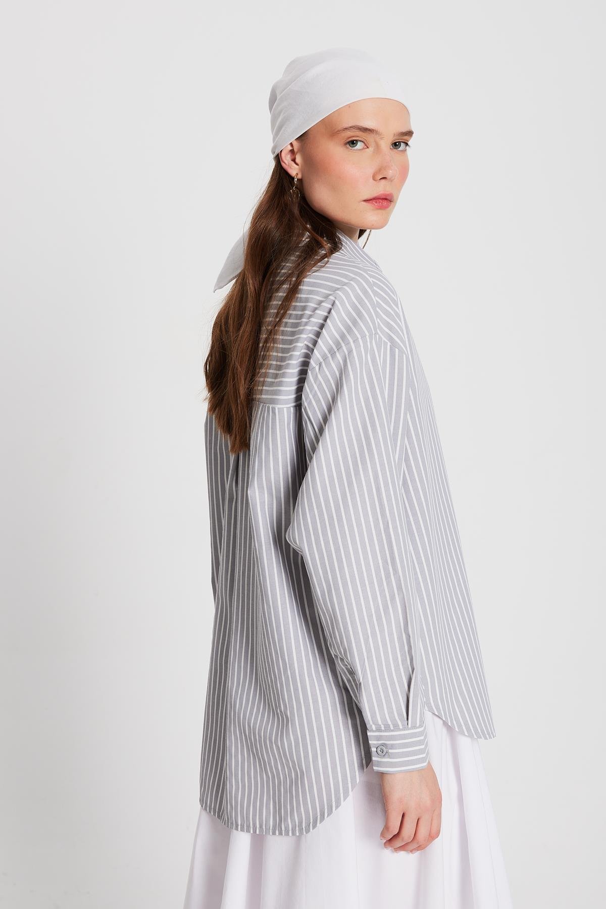 Gri Beyaz Çizgili Oversize Cepli Gömlek 27135