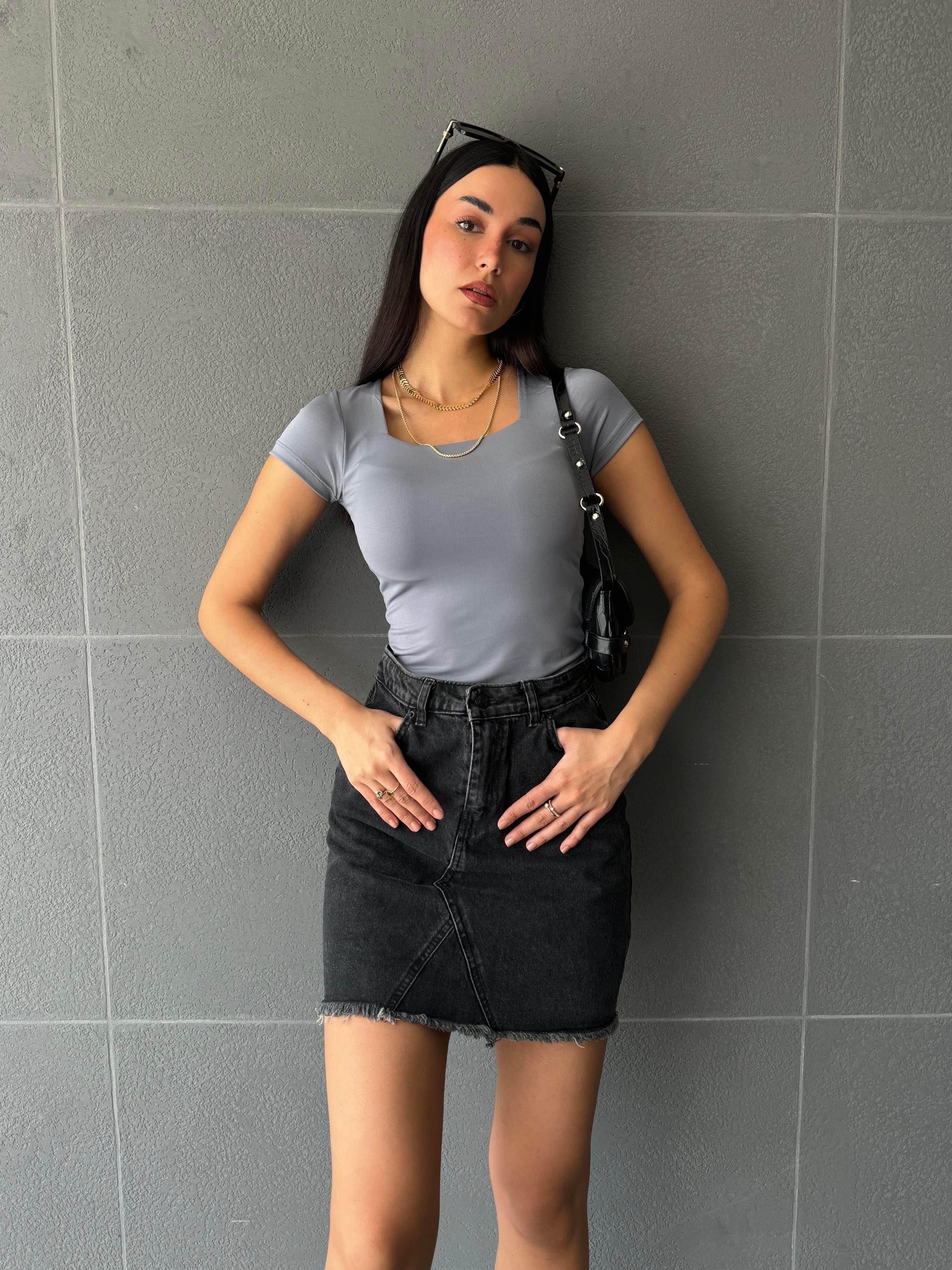 Gri Kare Yaka Kısa Kollu Slimfit Basic Body 27174