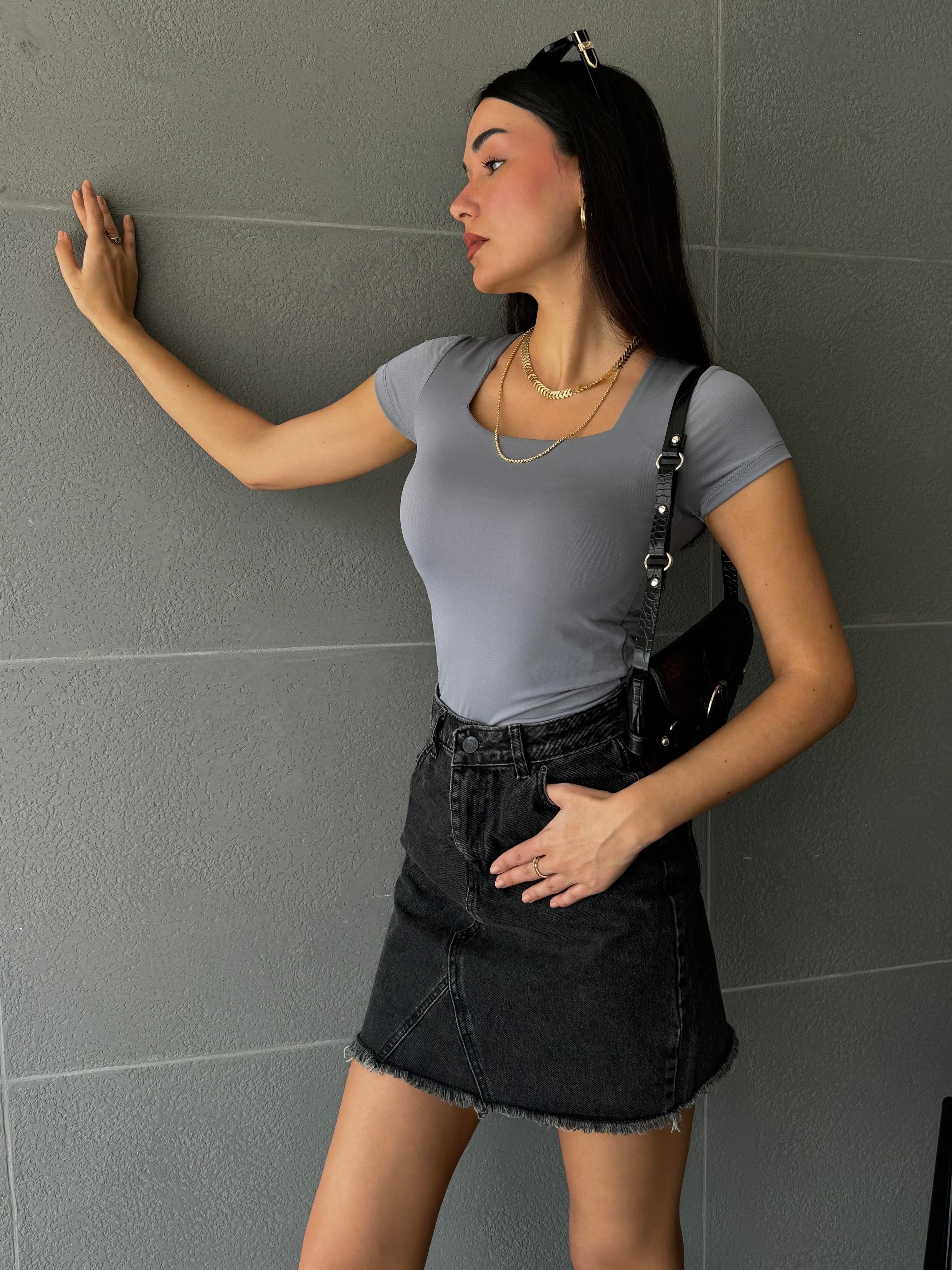 Gri Kare Yaka Kısa Kollu Slimfit Basic Body 27174
