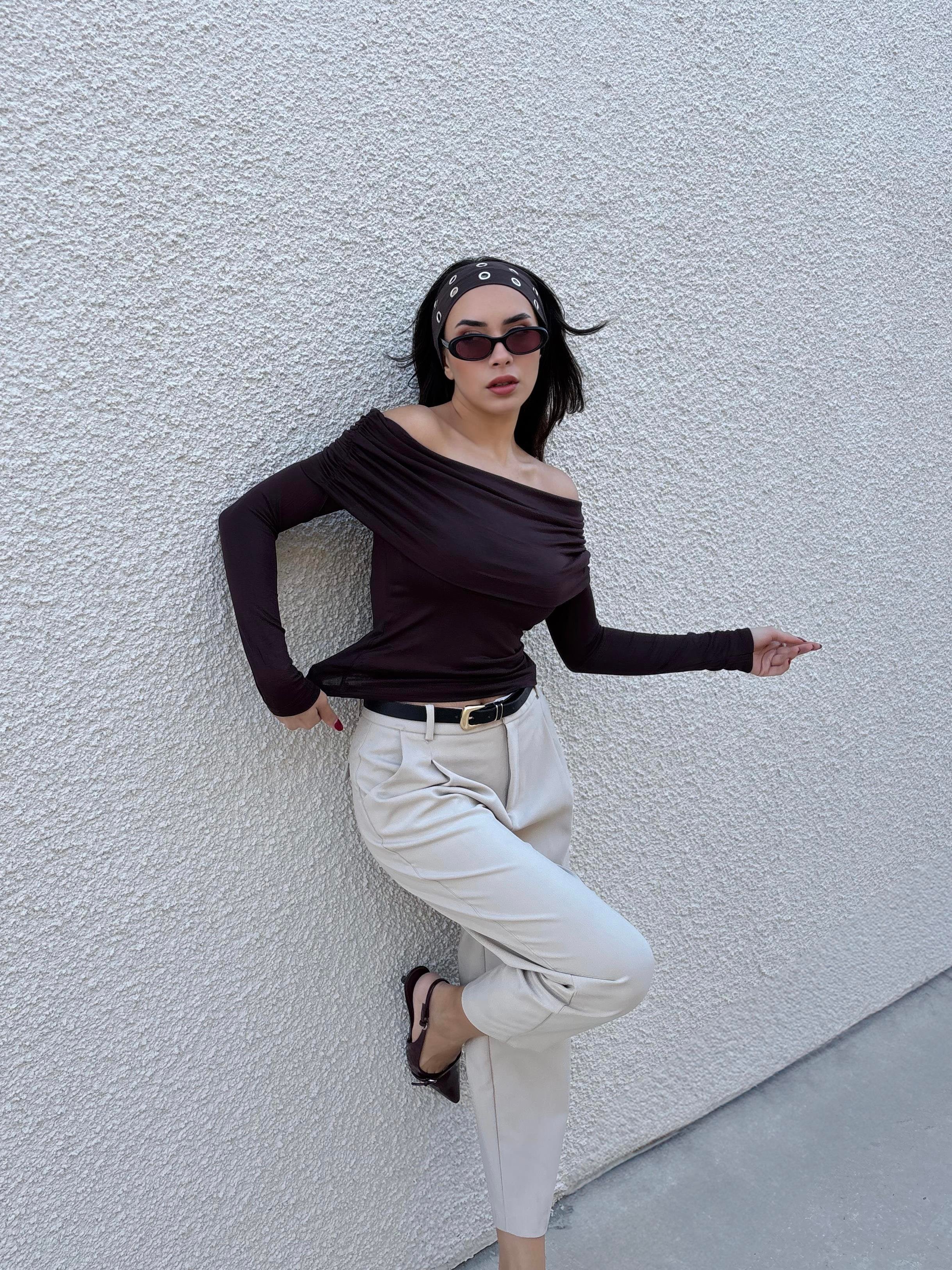 Kadın Acı Kahve Madonna Yaka Likralı Viskon Uzun Kollu Bluz 28218