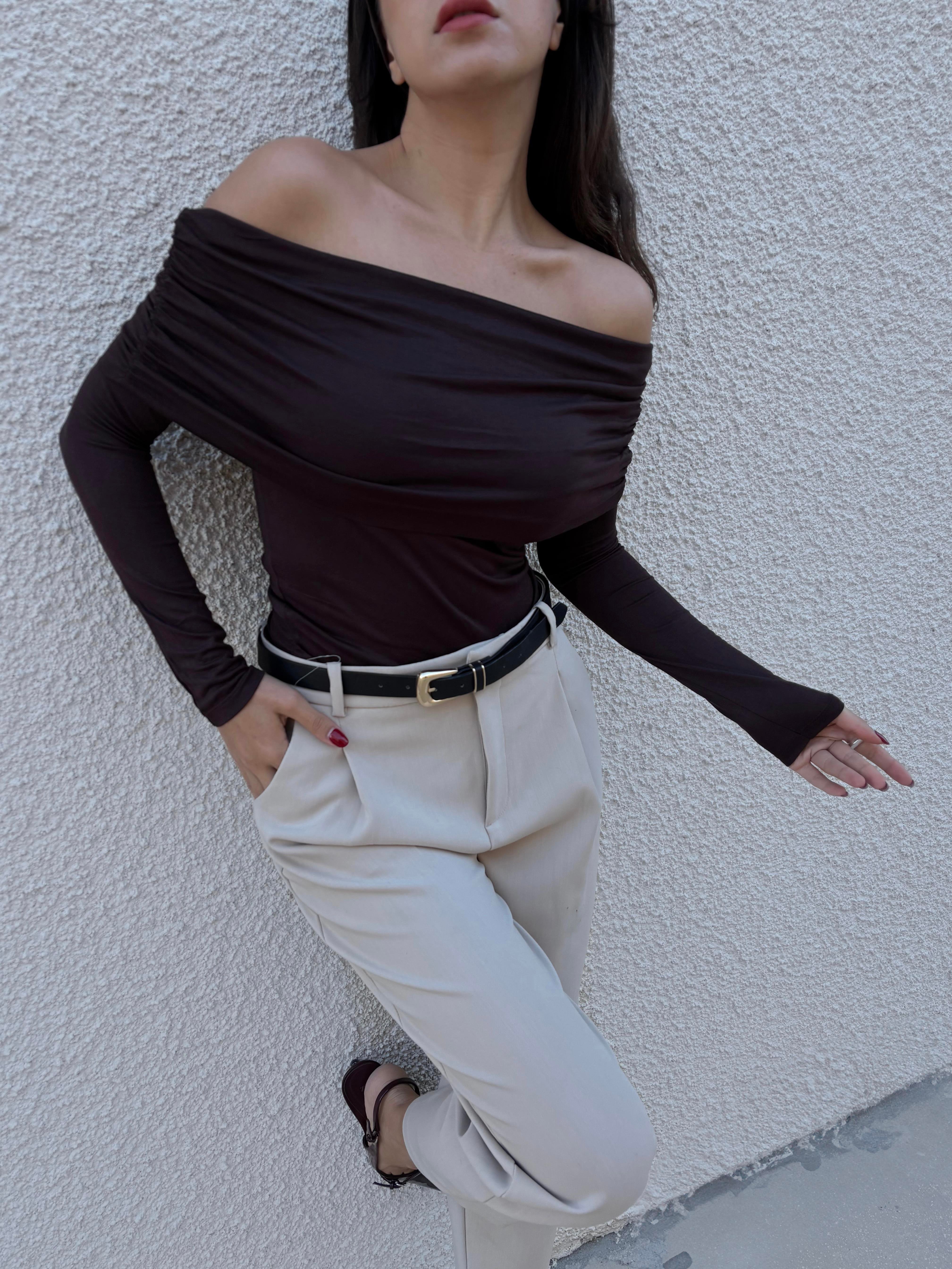 Kadın Acı Kahve Madonna Yaka Likralı Viskon Uzun Kollu Bluz 28218