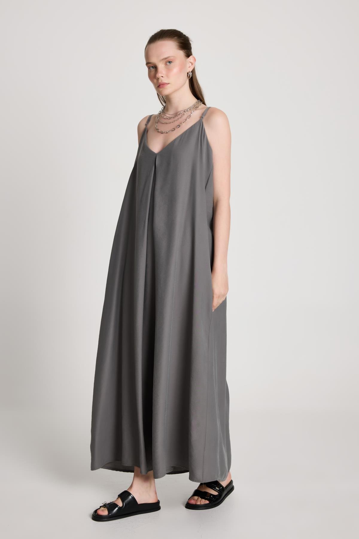 Kadın Antrasit %100 Modal Askılı Bol Kesim Uzun Elbise 29201