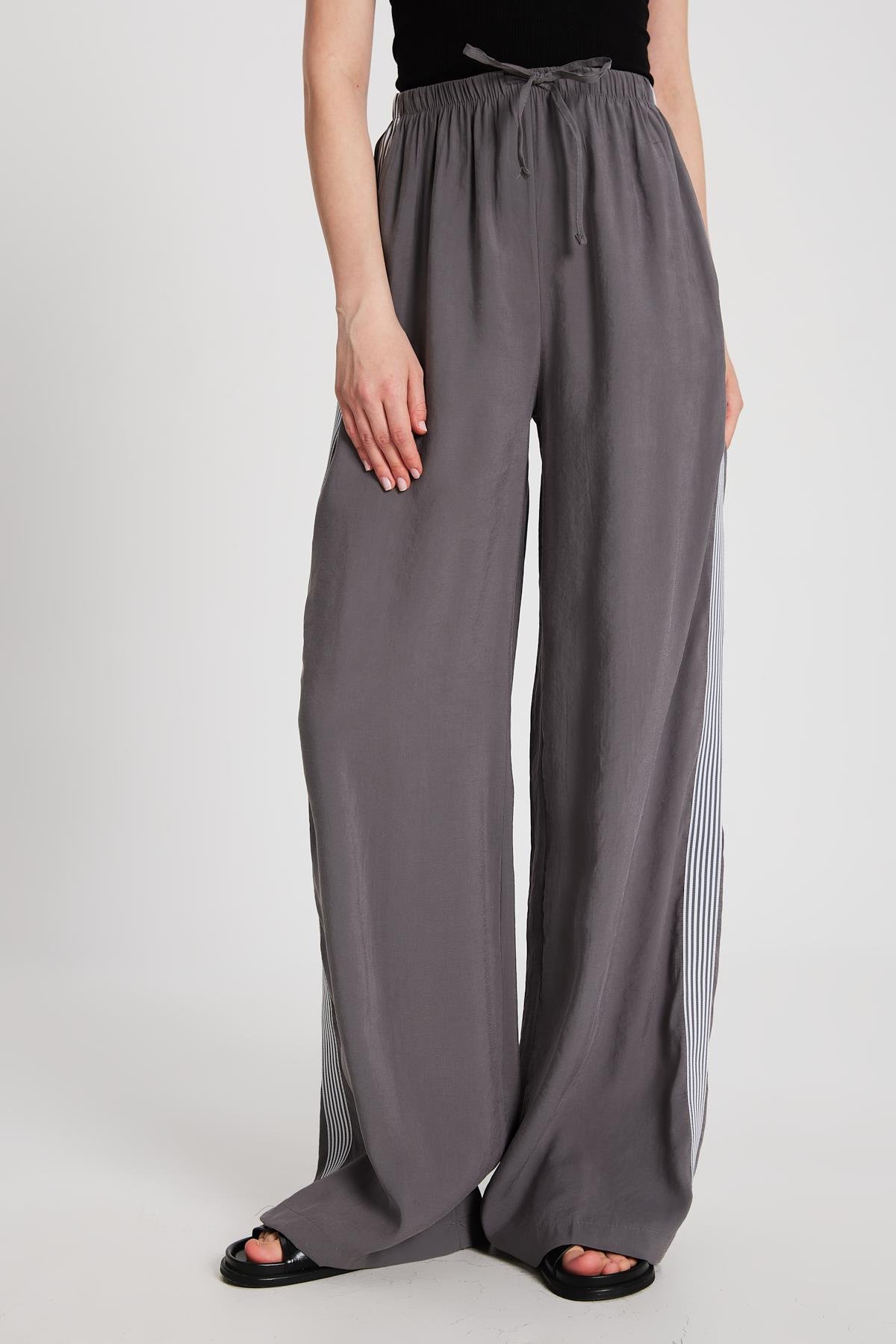 Kadın Antrasit %100 Modal Bol Kesim Yanları Şeritli Pantolon 29139