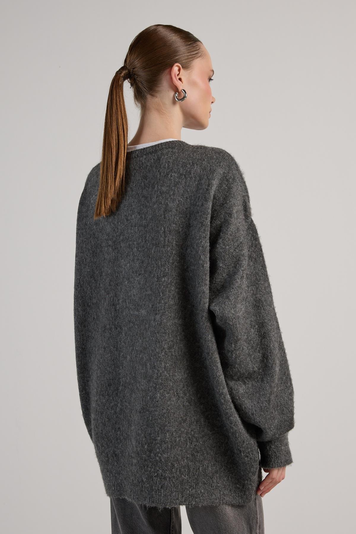 Kadın Antrasit Düğme Detaylı Oversize Yumoş Kazak 30031