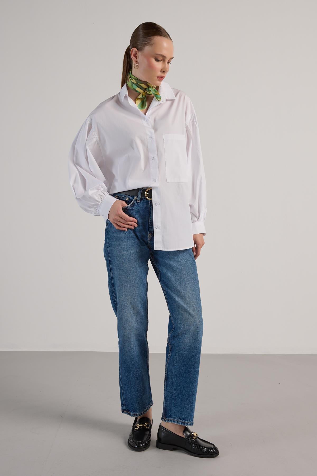 Kadın Beyaz Pileli Cep Detaylı Oversize Gömlek 30062