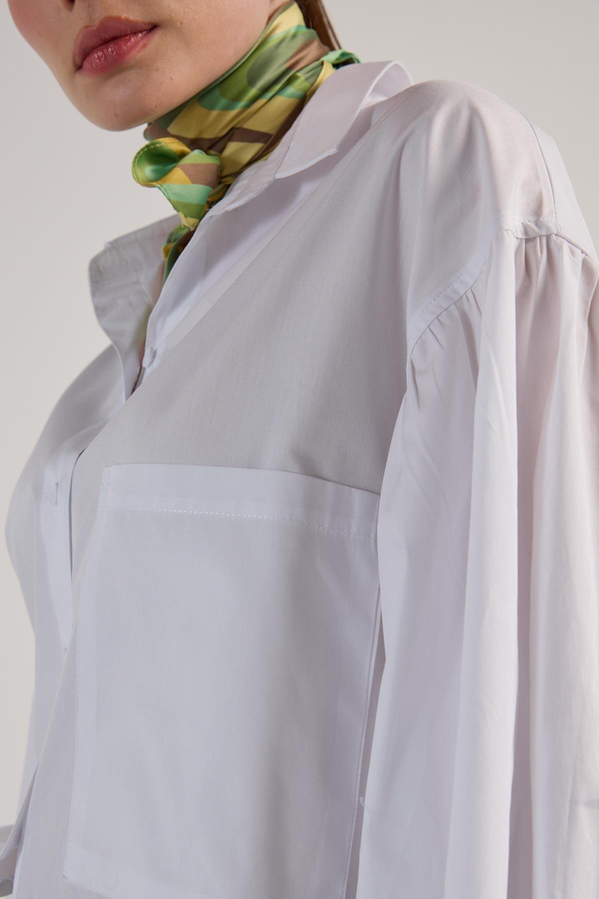 Kadın Beyaz Pileli Cep Detaylı Oversize Gömlek 30062