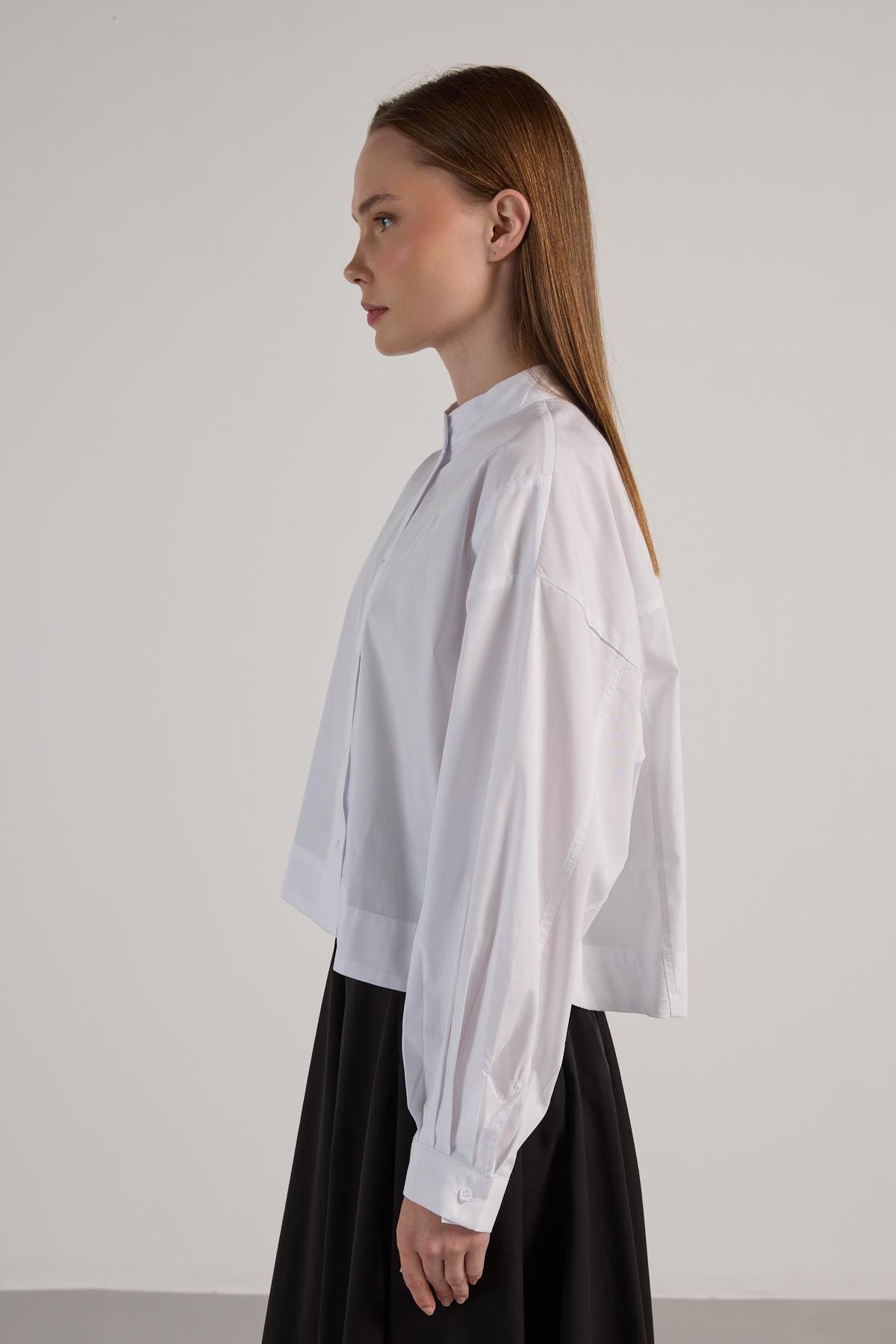 Kadın Beyaz Tasarım Oversize Kısa Gömlek 30019