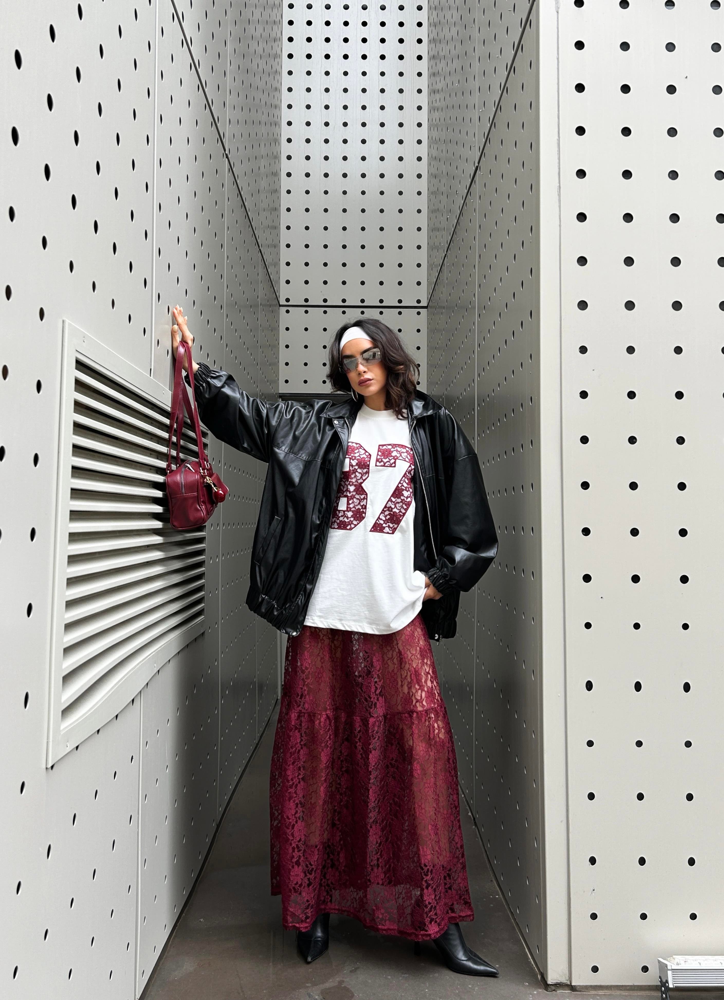 Kadın Bordo Dantel Nakışlı Oversize T-shirt 29055