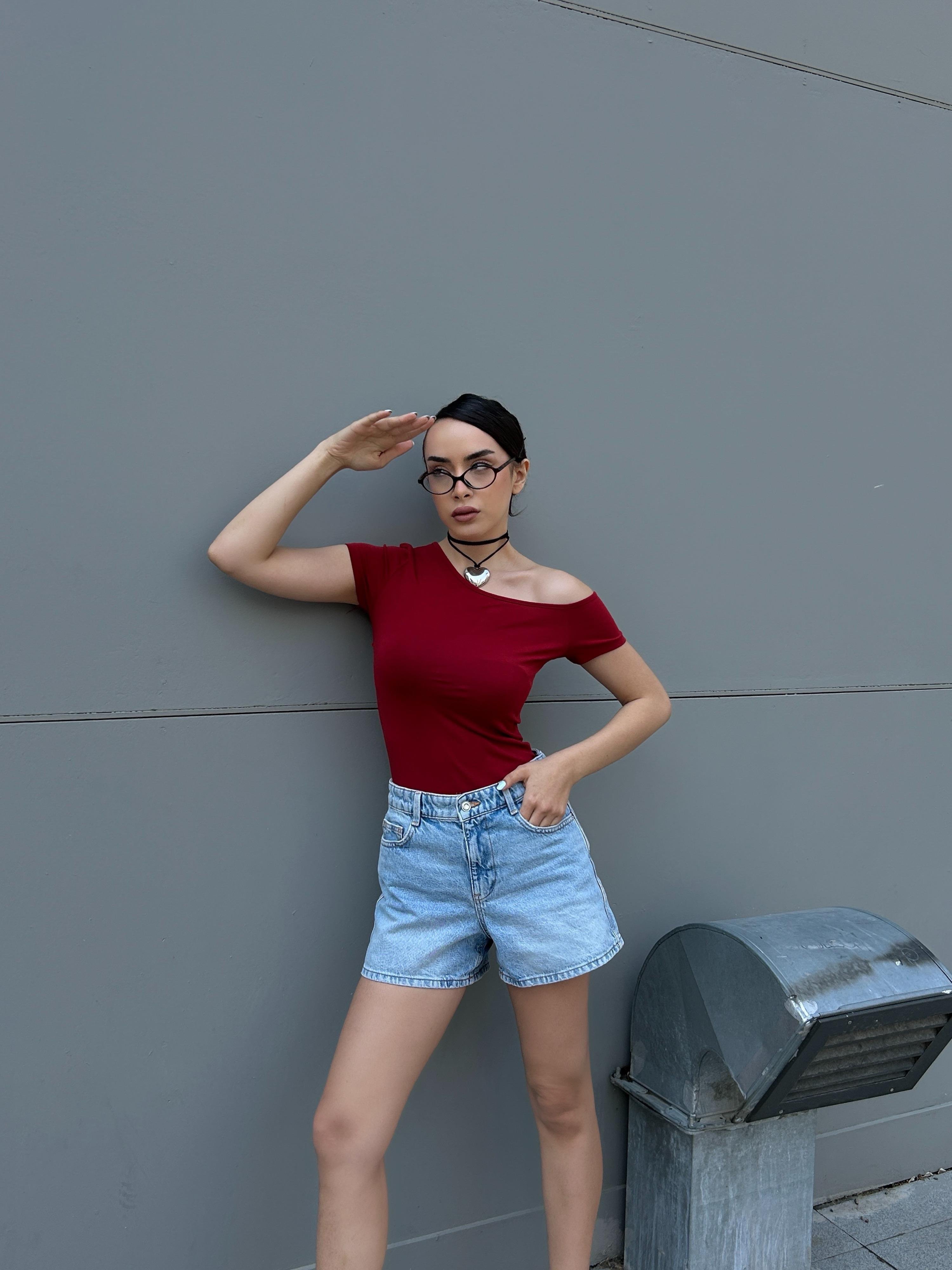 Kadın Bordo Kayık Yaka Pamuk Kumaş Kısa Kollu Body 29129