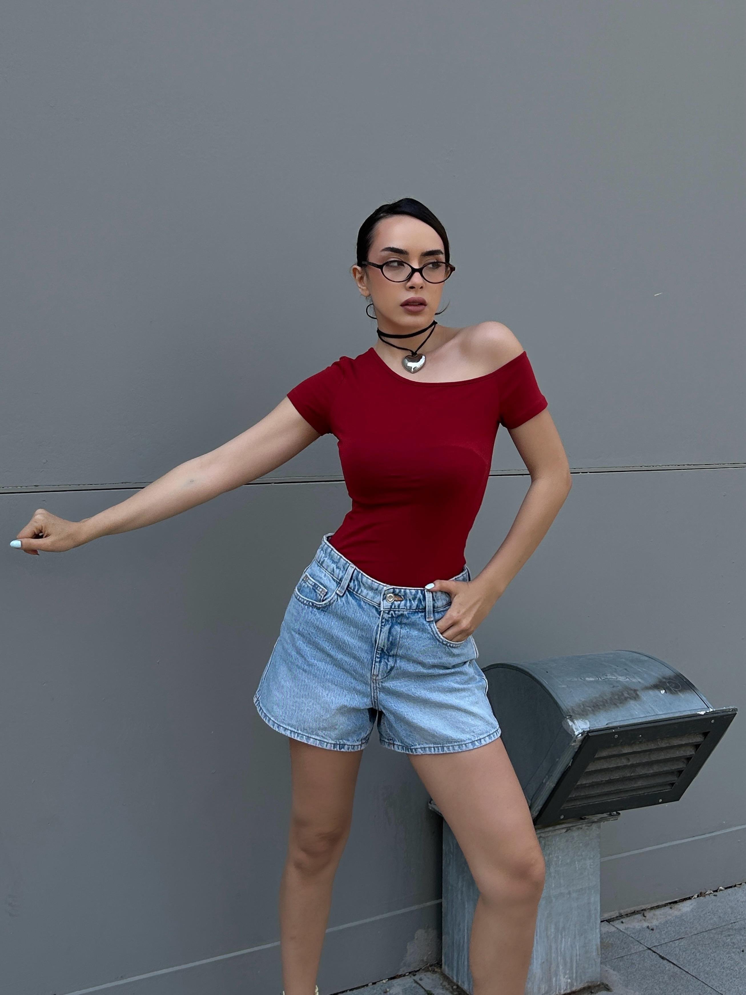 Kadın Bordo Kayık Yaka Pamuk Kumaş Kısa Kollu Body 29129