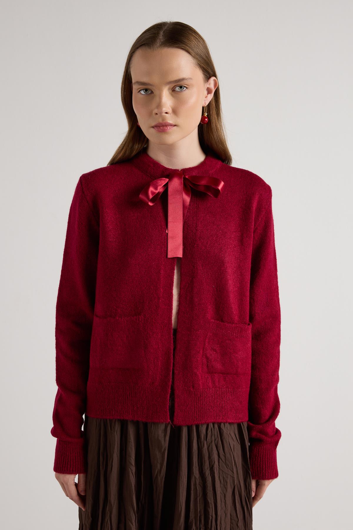 Kadın Bordo Kurdela Detaylı Kısa Tasarım Hırka 30034