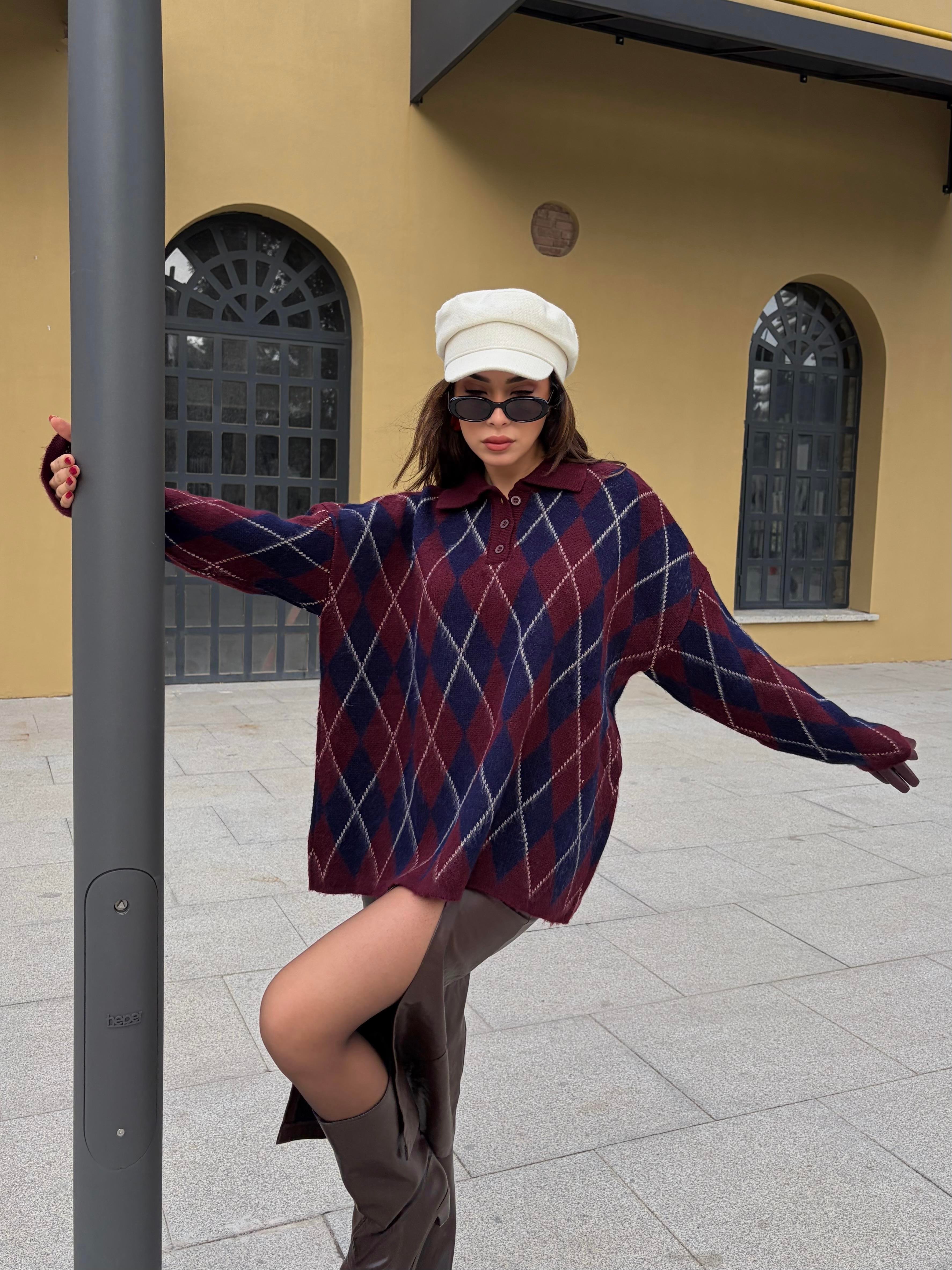 Kadın Bordo Oversize Şardonlu Ekoseli Polo Yaka Kazak 5593