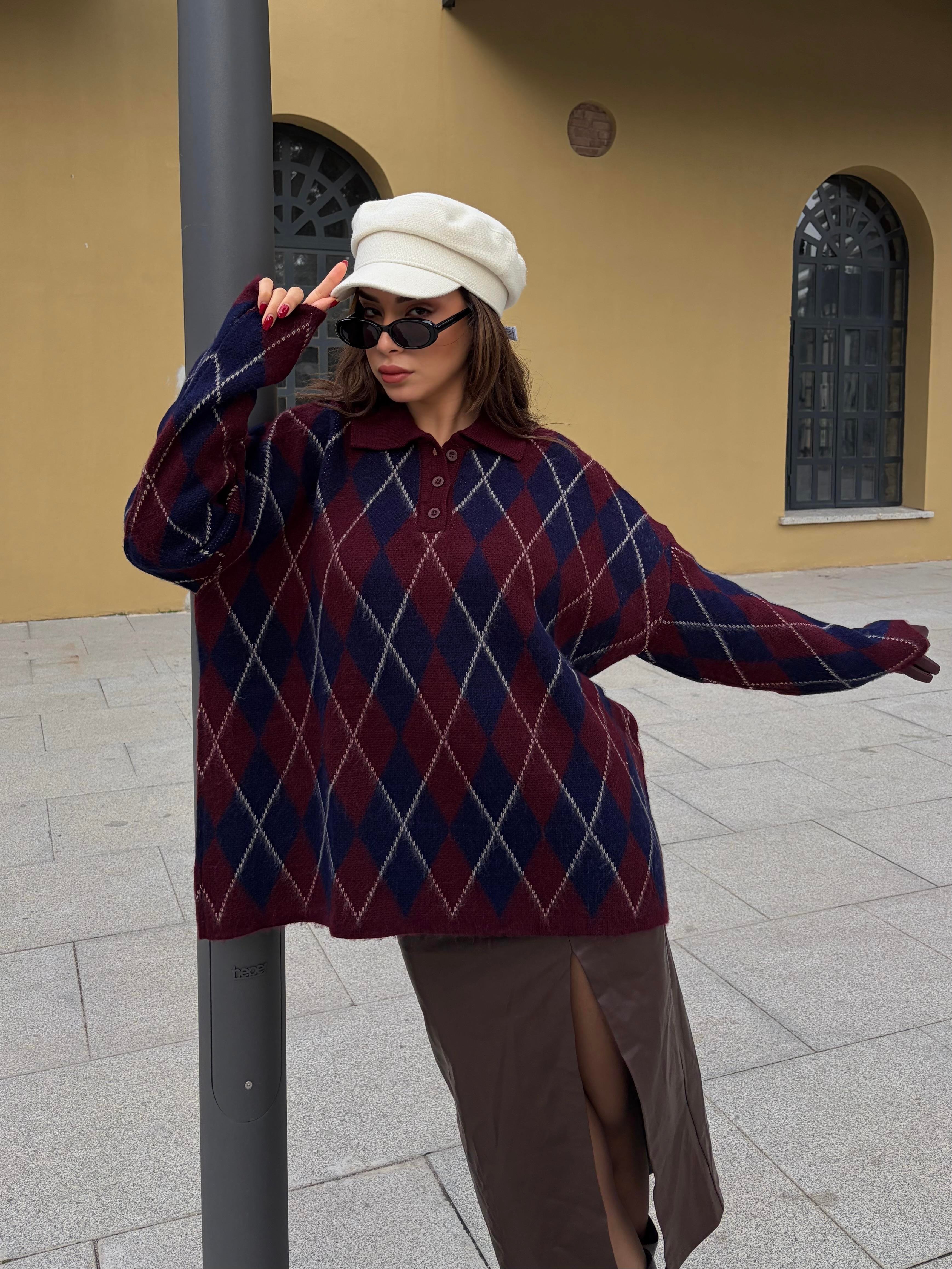 Kadın Bordo Oversize Şardonlu Ekoseli Polo Yaka Kazak 5593