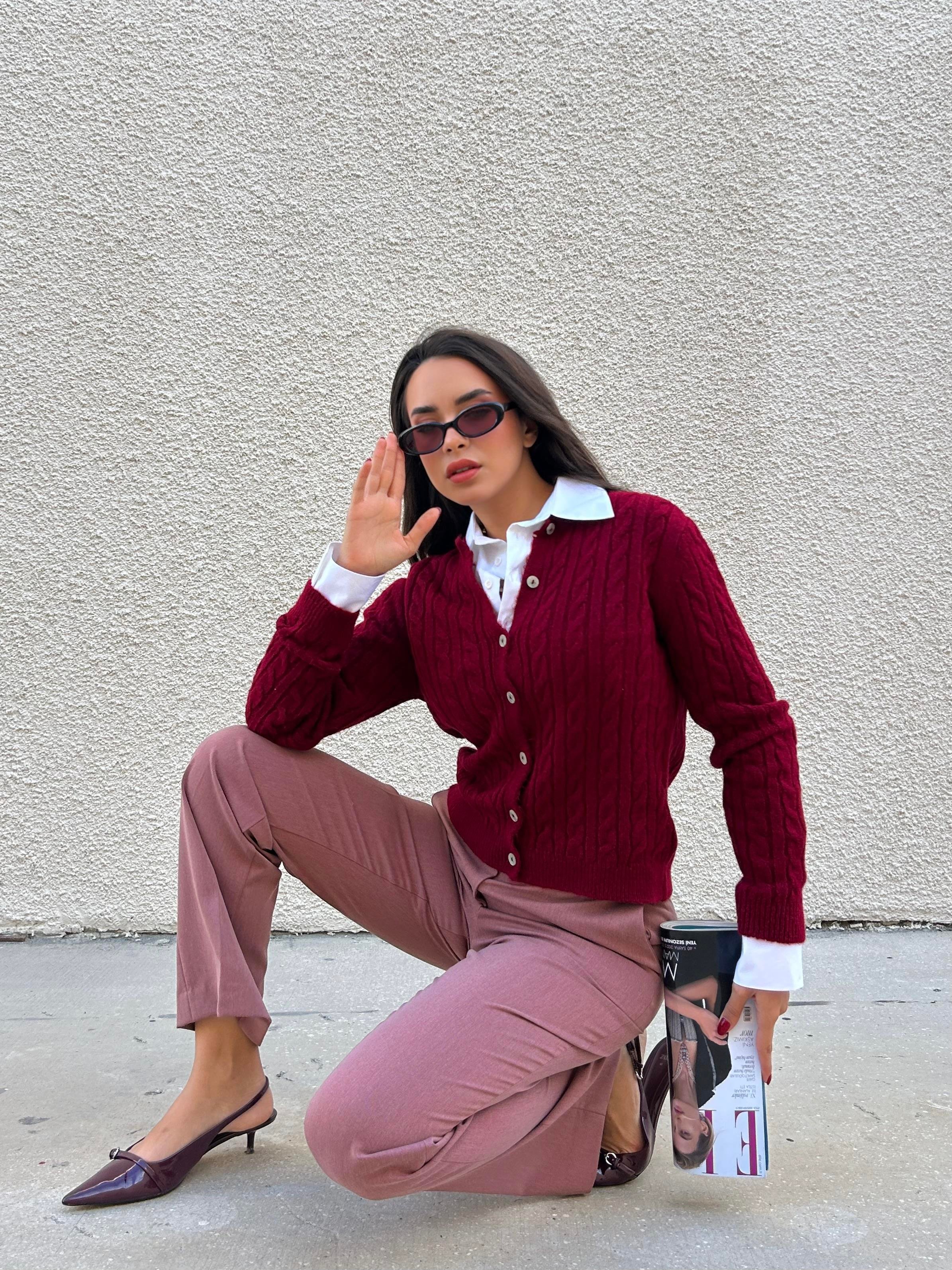 Kadın Bordo Saç Örgü Taş Düğmeli Kısa Hırka 30033