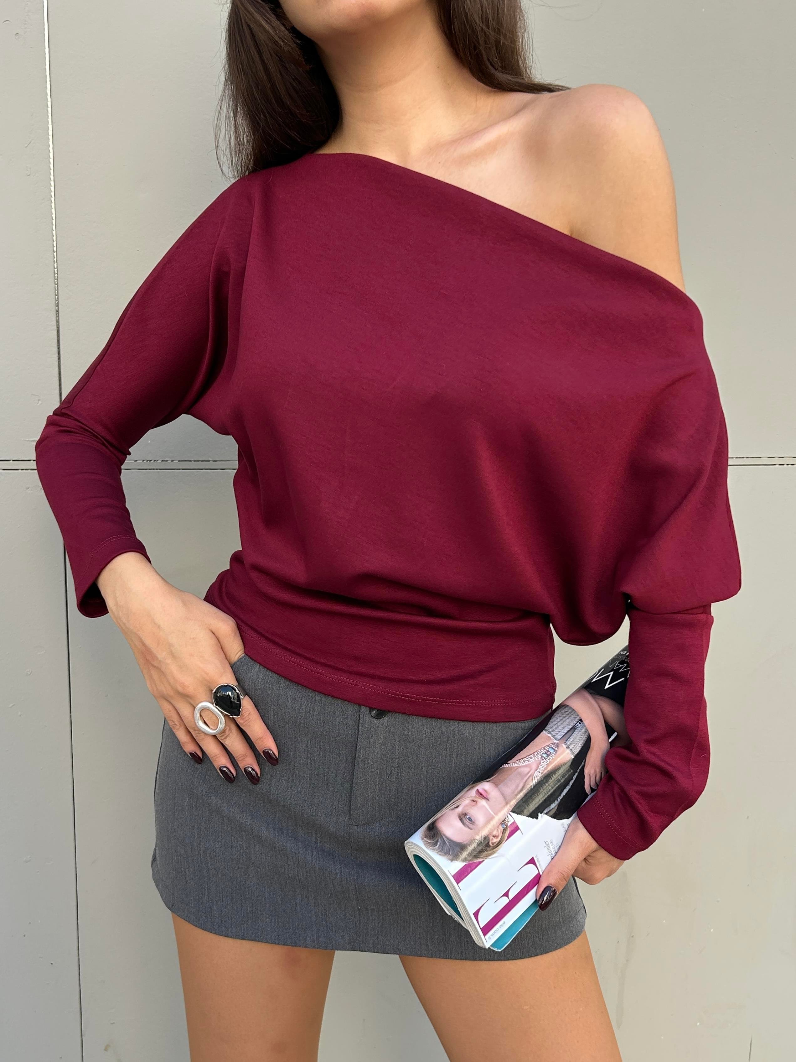 Kadın Bordo Uzun Kollu Omuzu Açık Bluz 30100