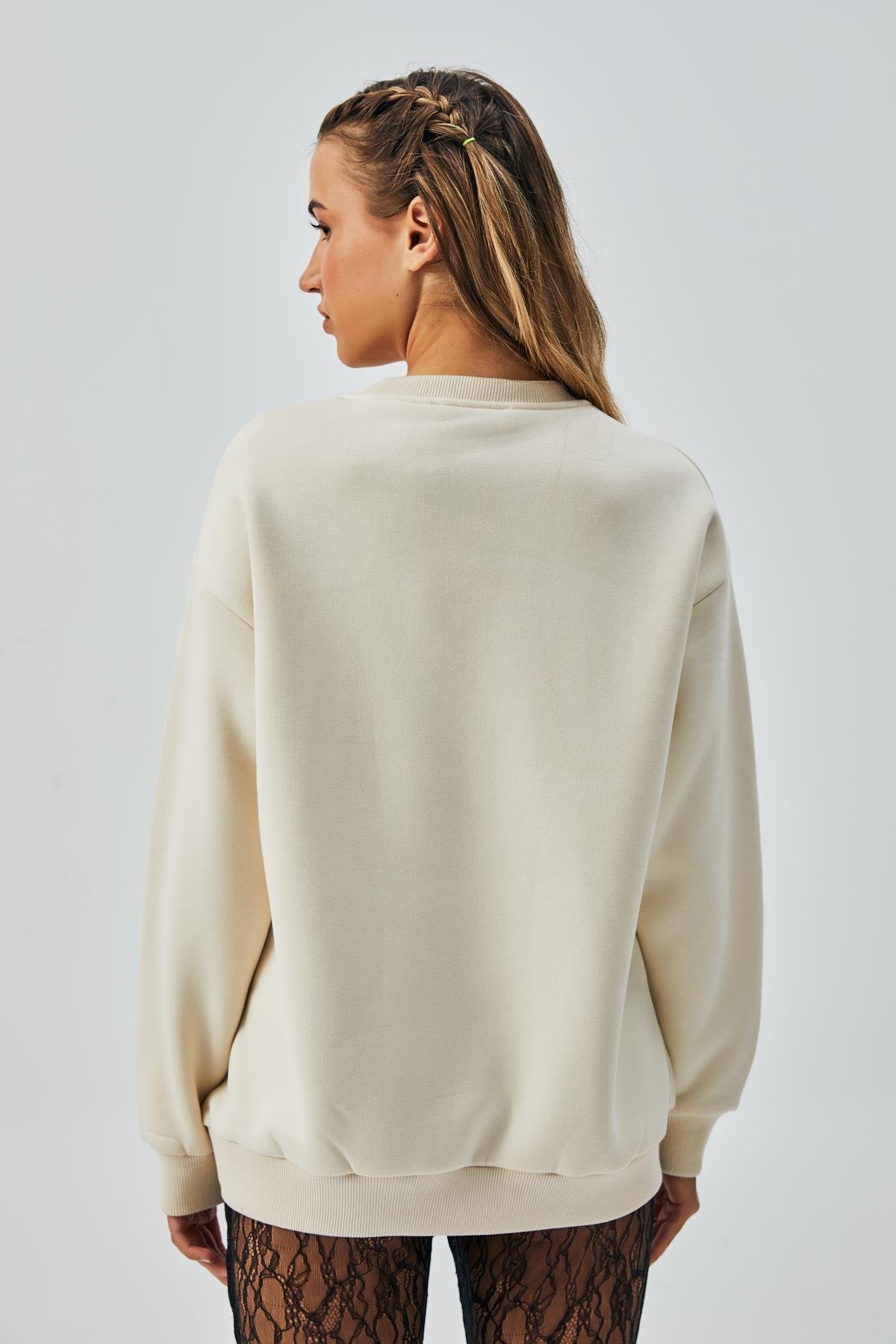 Kadın Ekru 3 İplik Şardonlu Taş İşlemeli Bol Kesim Sweatshirt 28052
