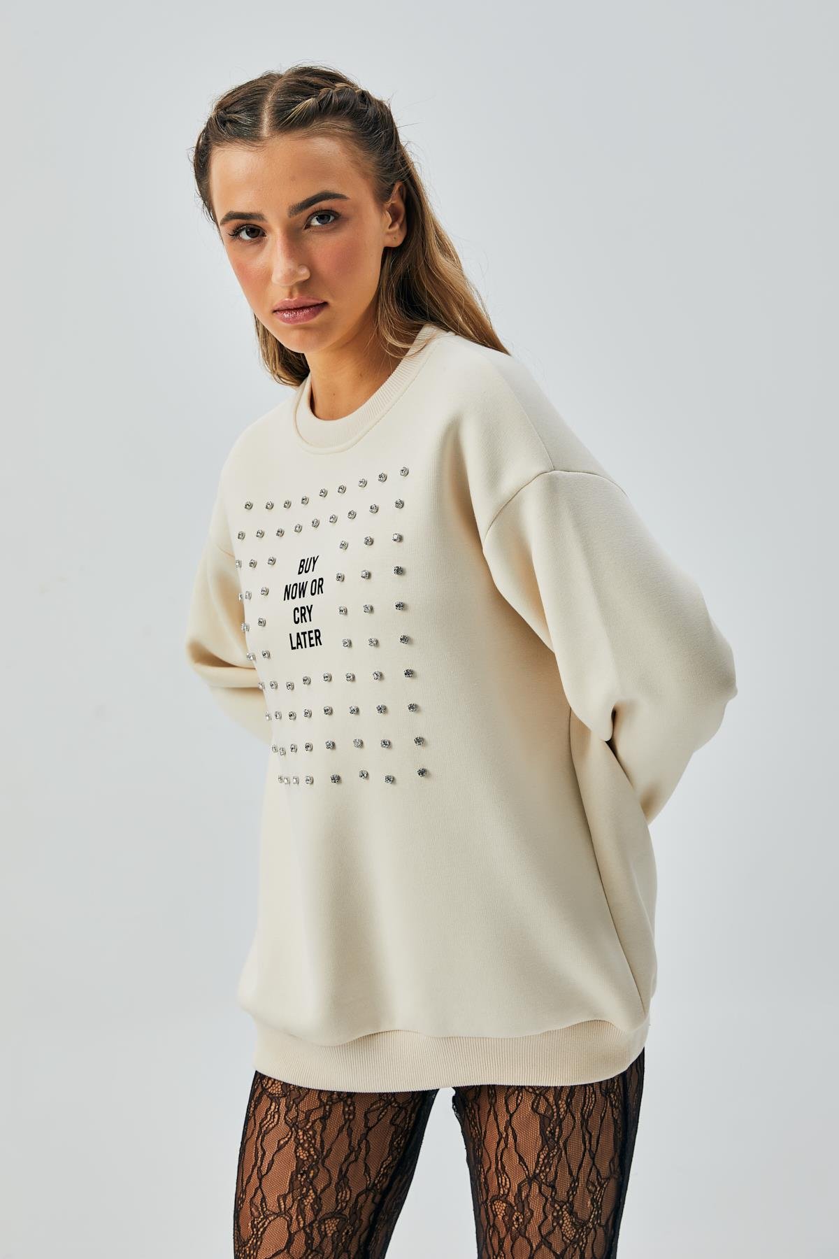 Kadın Ekru 3 İplik Şardonlu Taş İşlemeli Bol Kesim Sweatshirt 28052