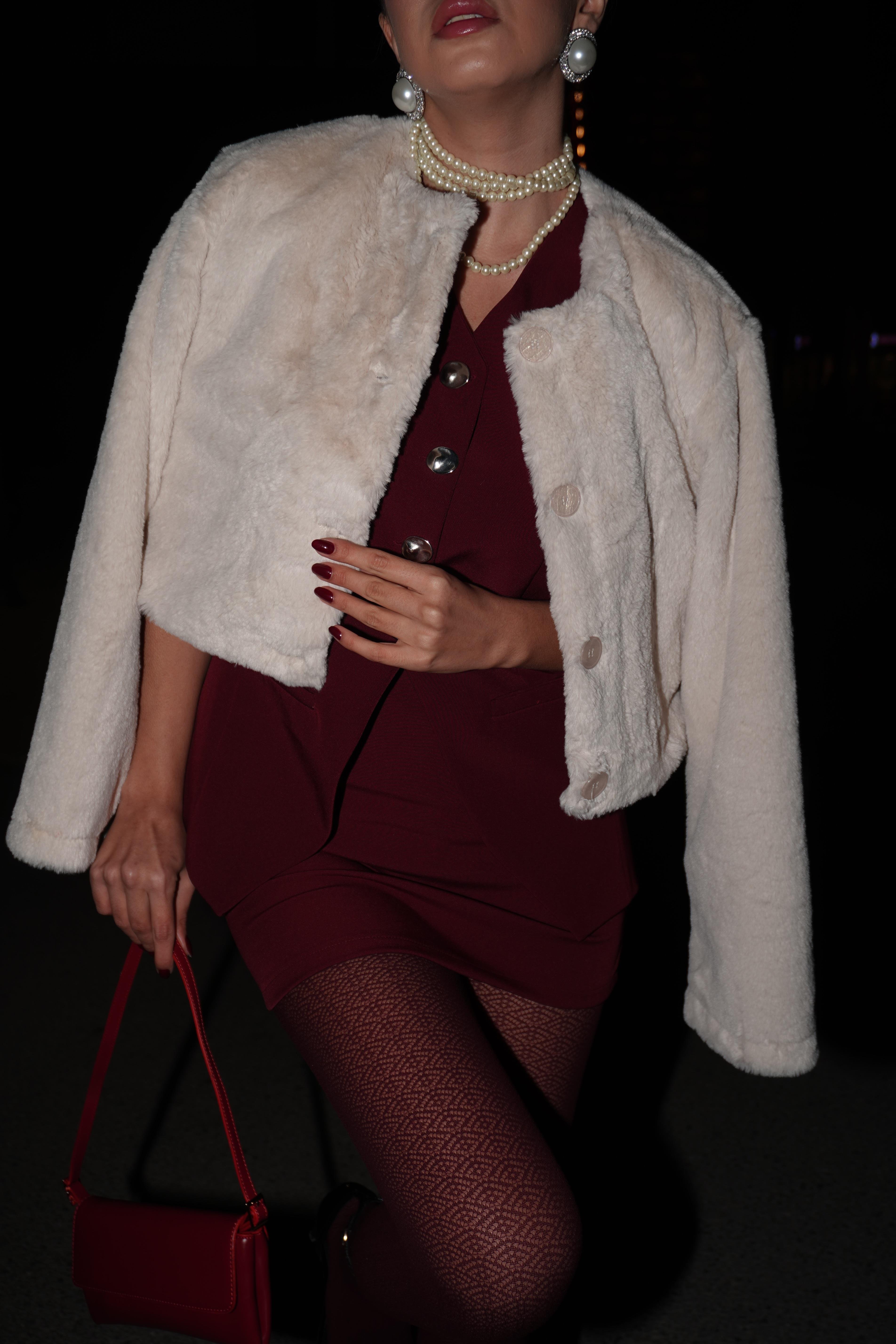 Kadın Ekru Astarlı Yakasız Kısa Kürk Kaban 28363