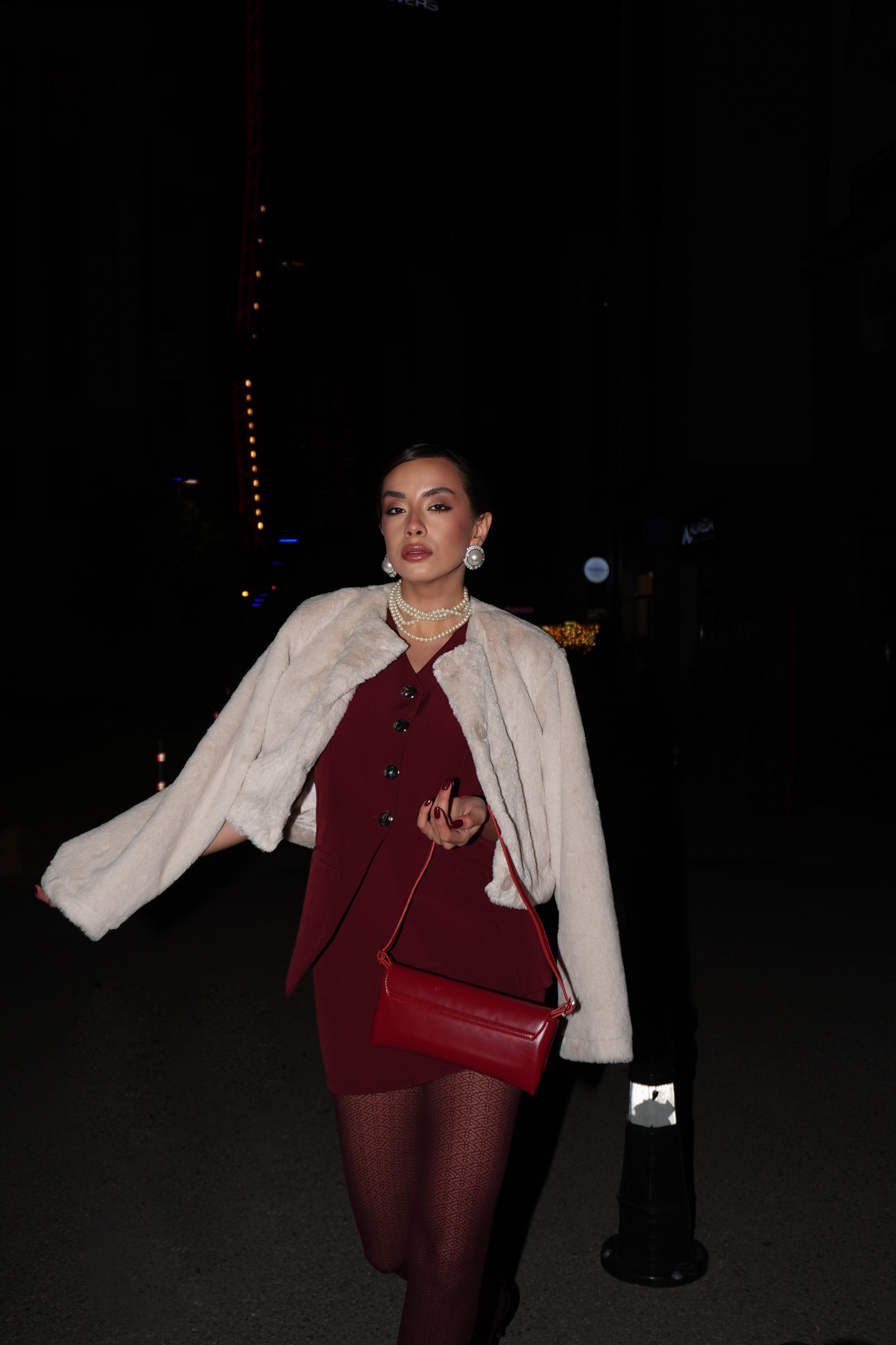 Kadın Ekru Astarlı Yakasız Kısa Kürk Kaban 28363