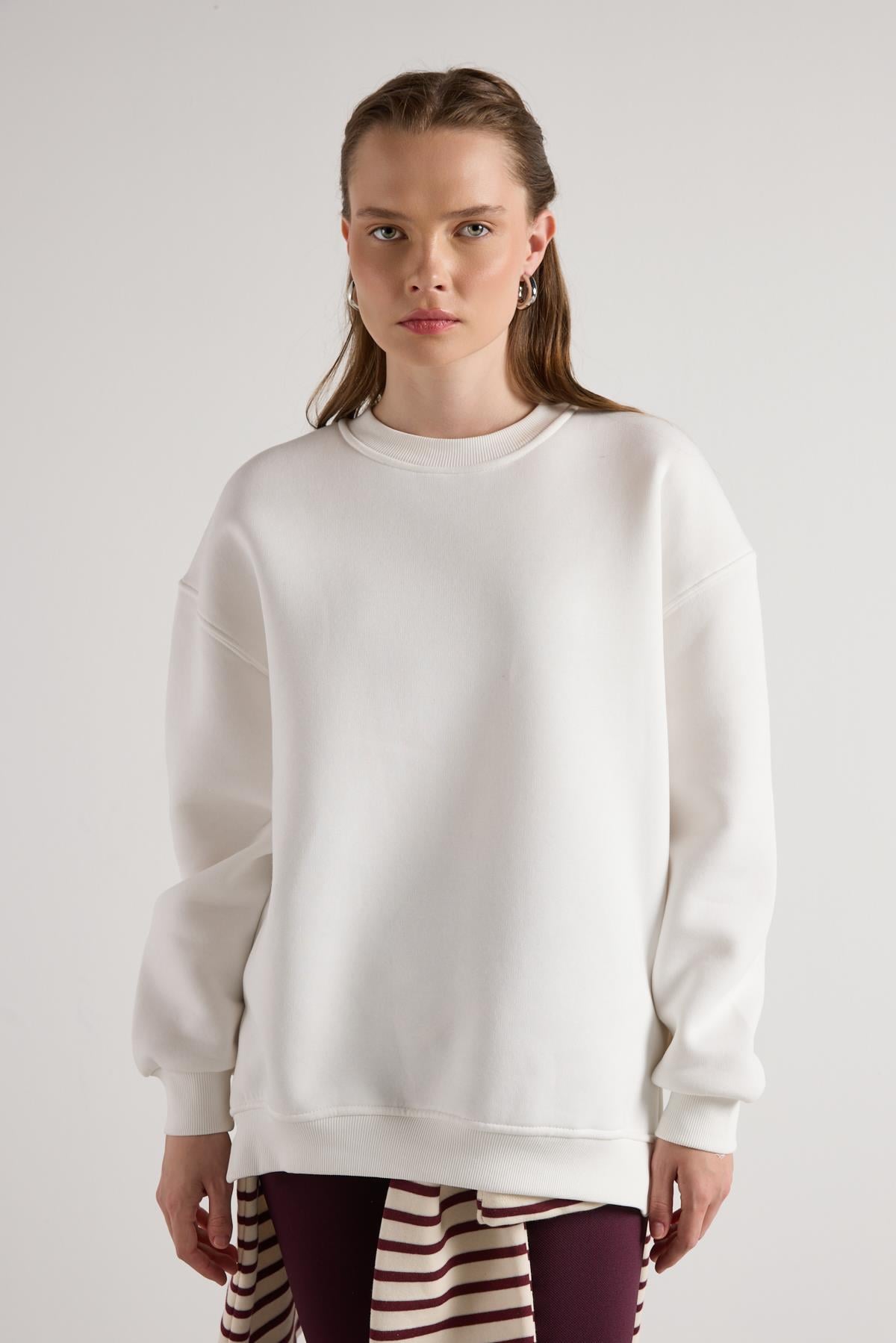 Kadın Ekru Basic Yırtmaçlı Oversize 3 iplik Şardonlu Sweatshirts 30078 