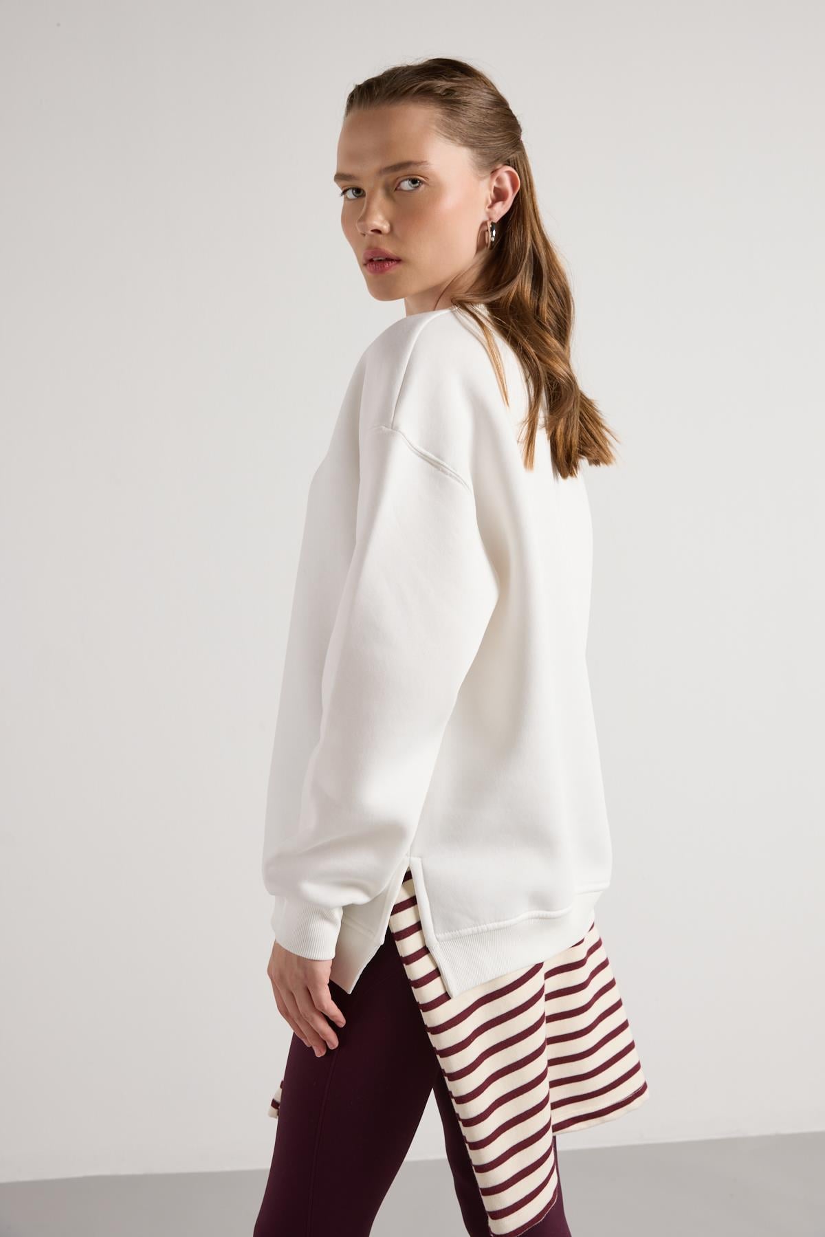 Kadın Ekru Basic Yırtmaçlı Oversize 3 iplik Şardonlu Sweatshirts 30078 