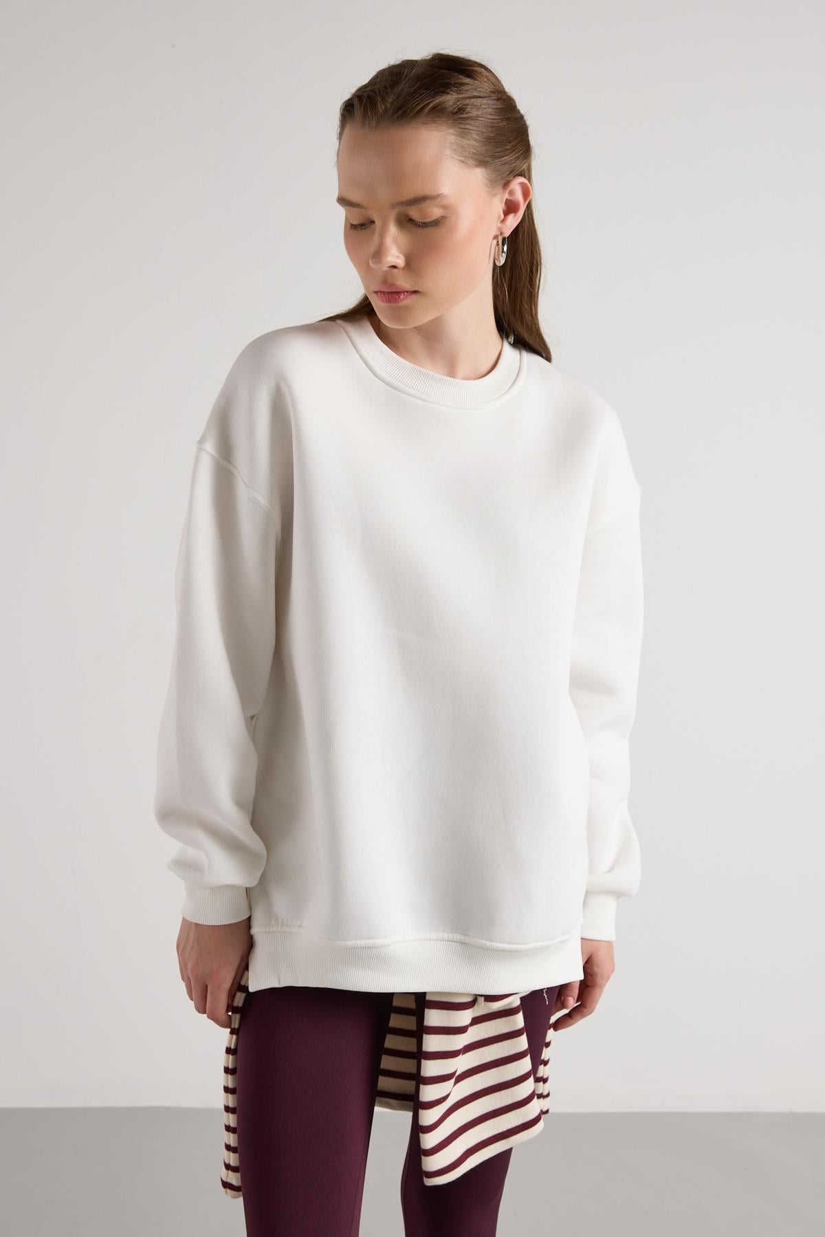 Kadın Ekru Basic Yırtmaçlı Oversize 3 iplik Şardonlu Sweatshirts 30078 