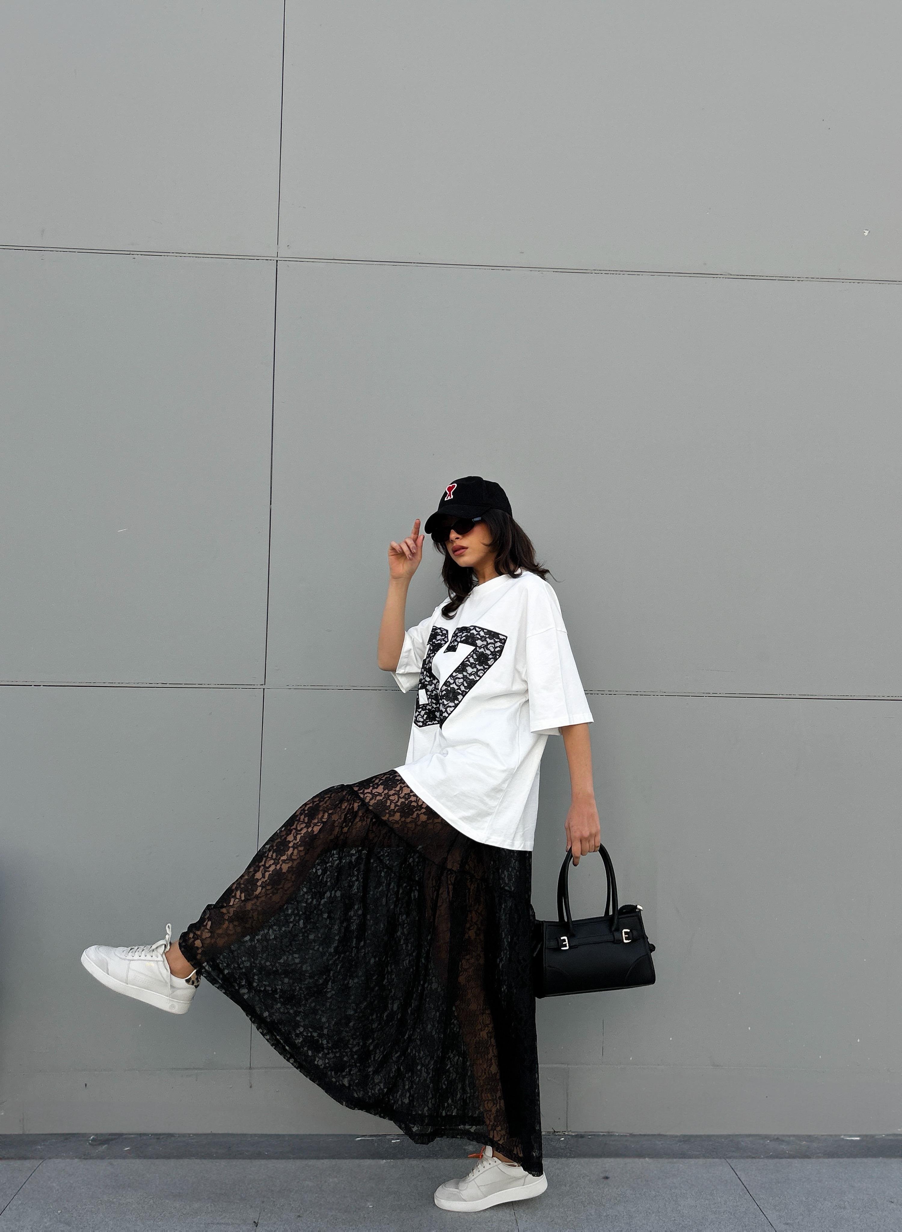 Kadın Ekru Dantel Nakışlı T-shirt 29055