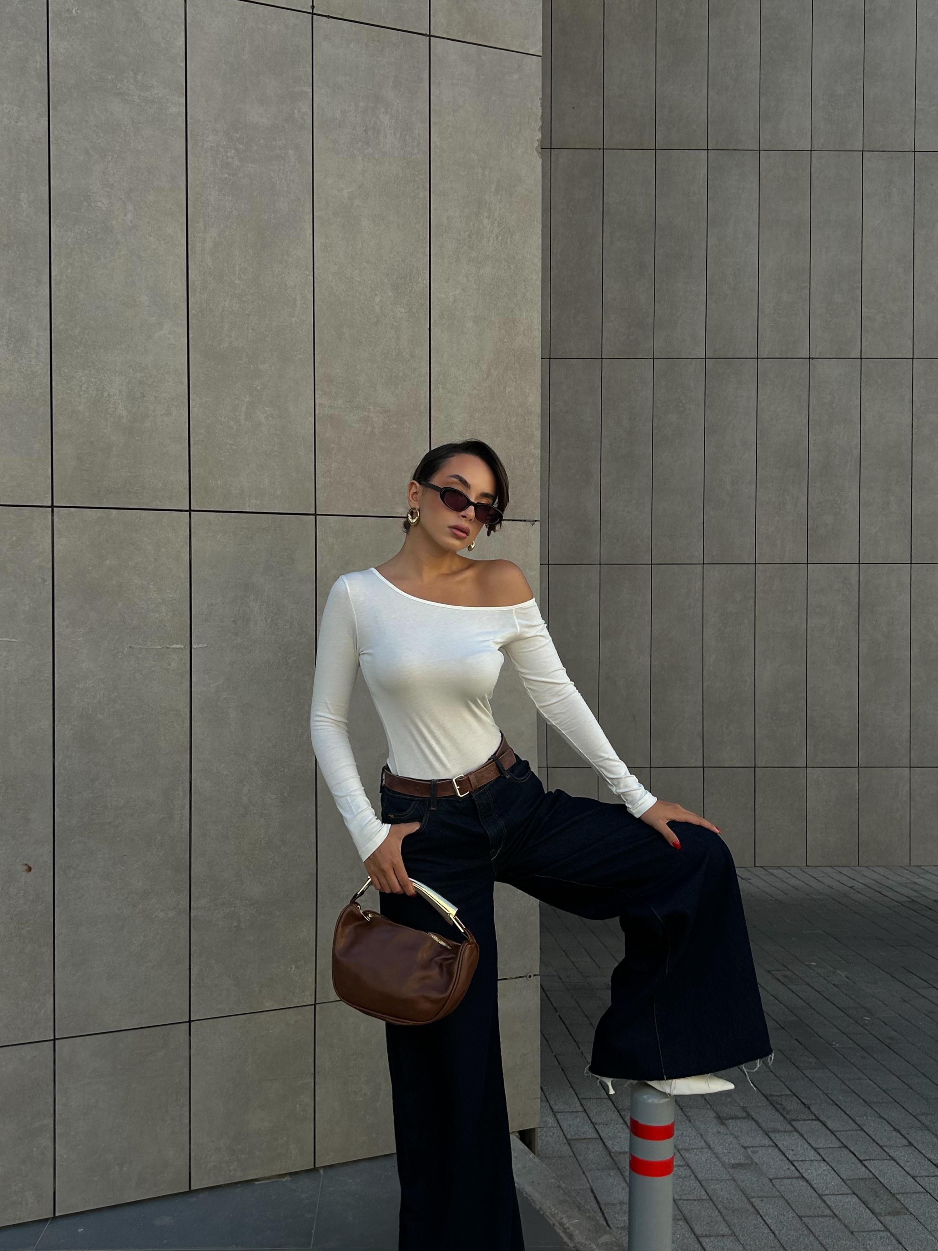 Kadın Ekru Kayık Yaka Pamuk Kumaş Bluz