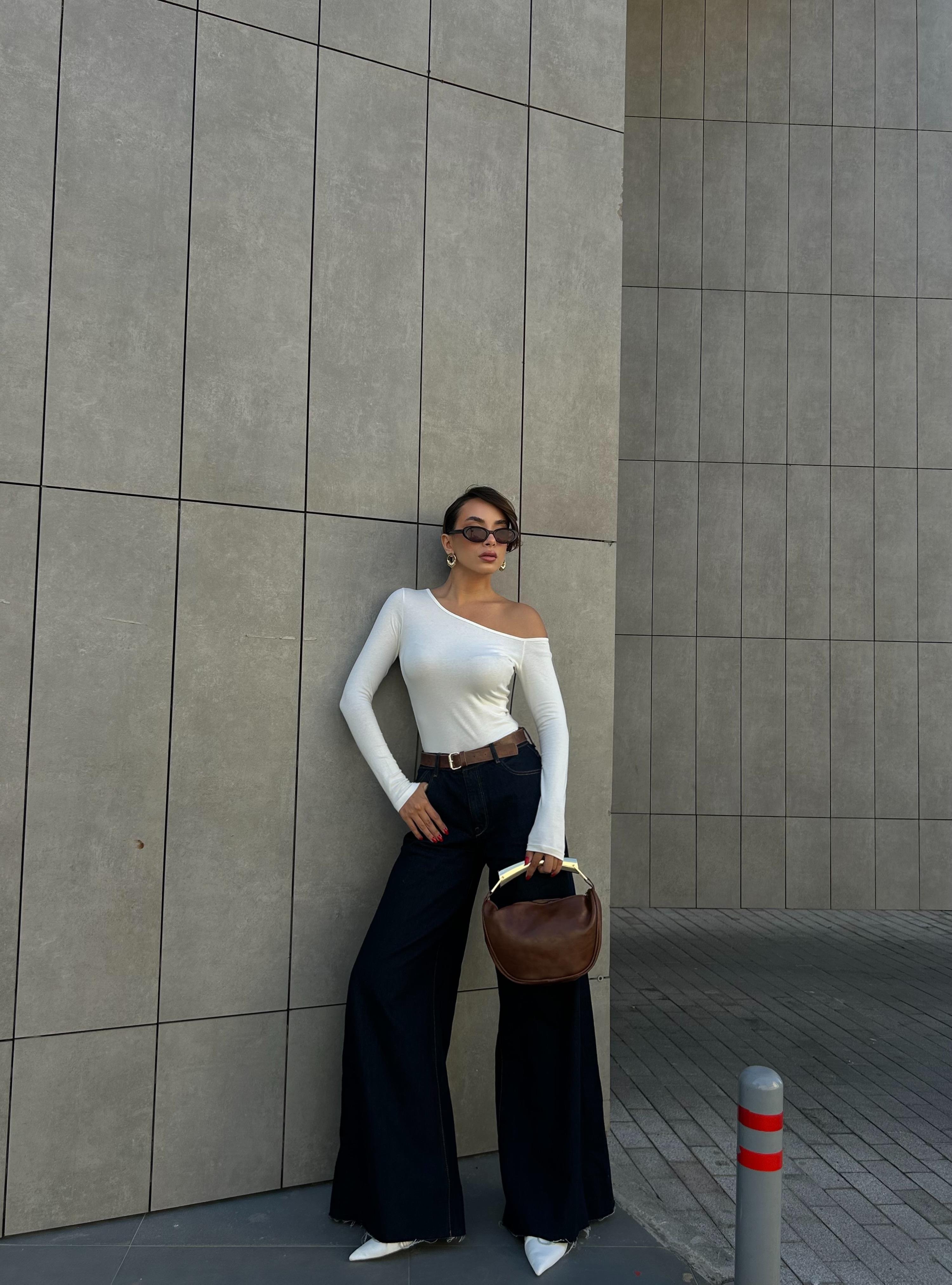 Kadın Ekru Kayık Yaka Pamuk Kumaş Bluz