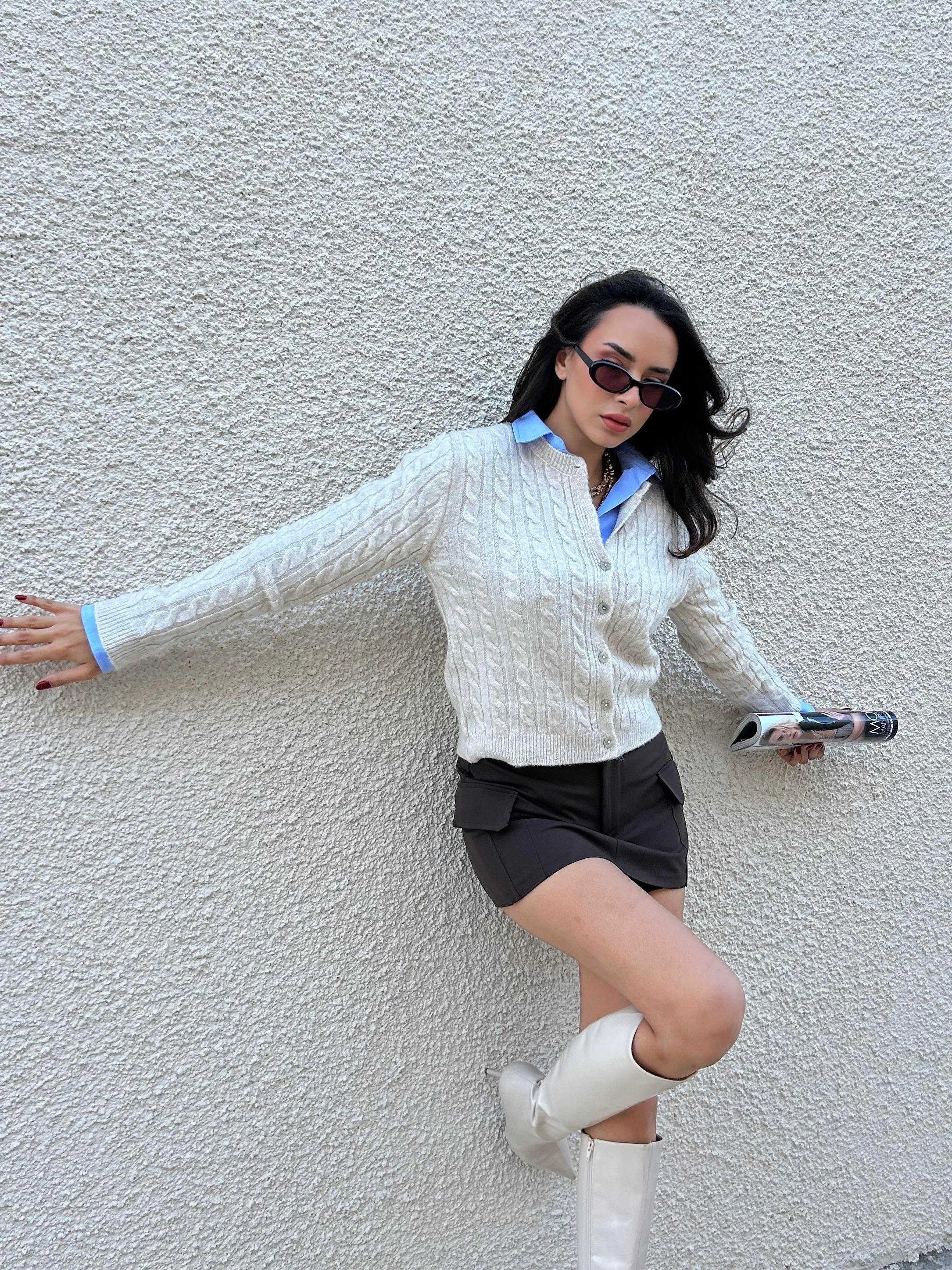 Kadın Ekru Saç Örgü Taş Düğmeli Kısa Hırka 30033