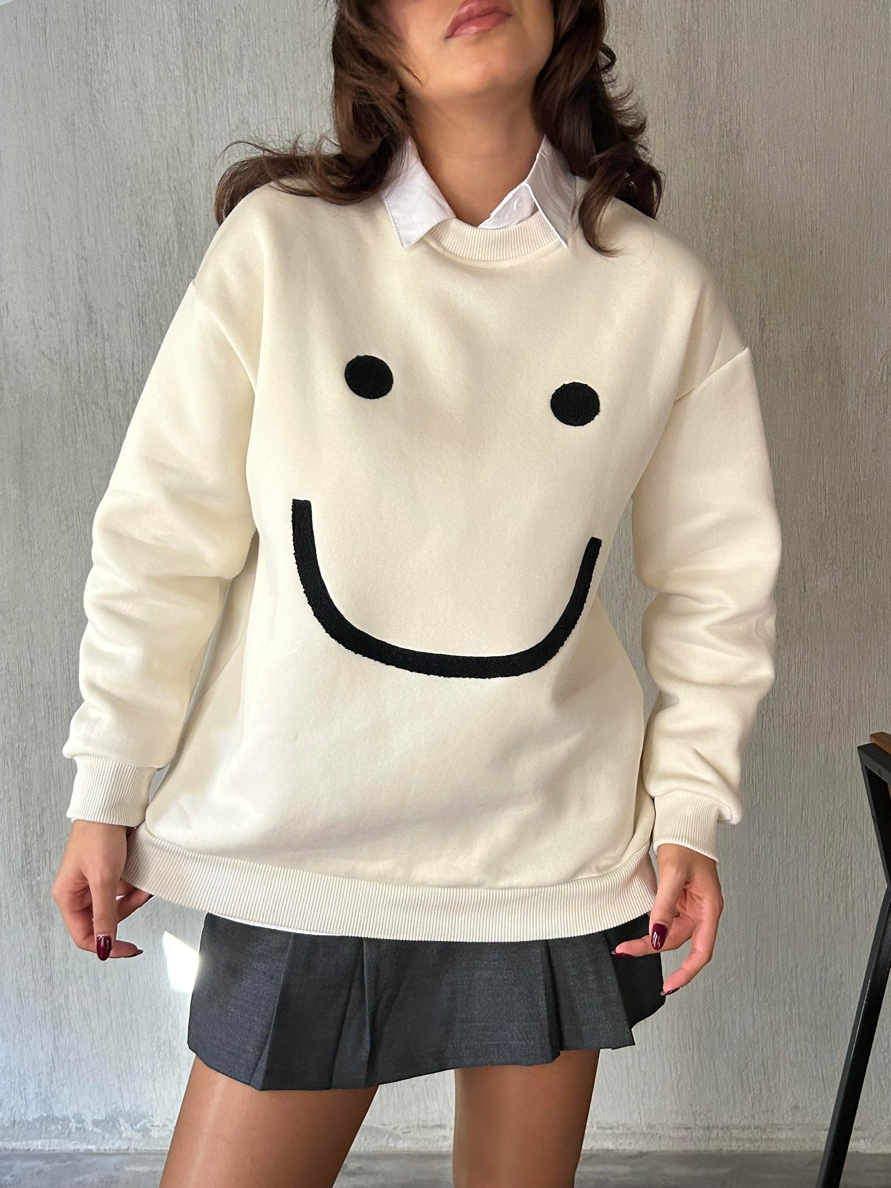 Kadın Ekru Smile Süzene Nakışlı 3 İplik Şardonlu Geniş Kesim Sweatshirt 28313