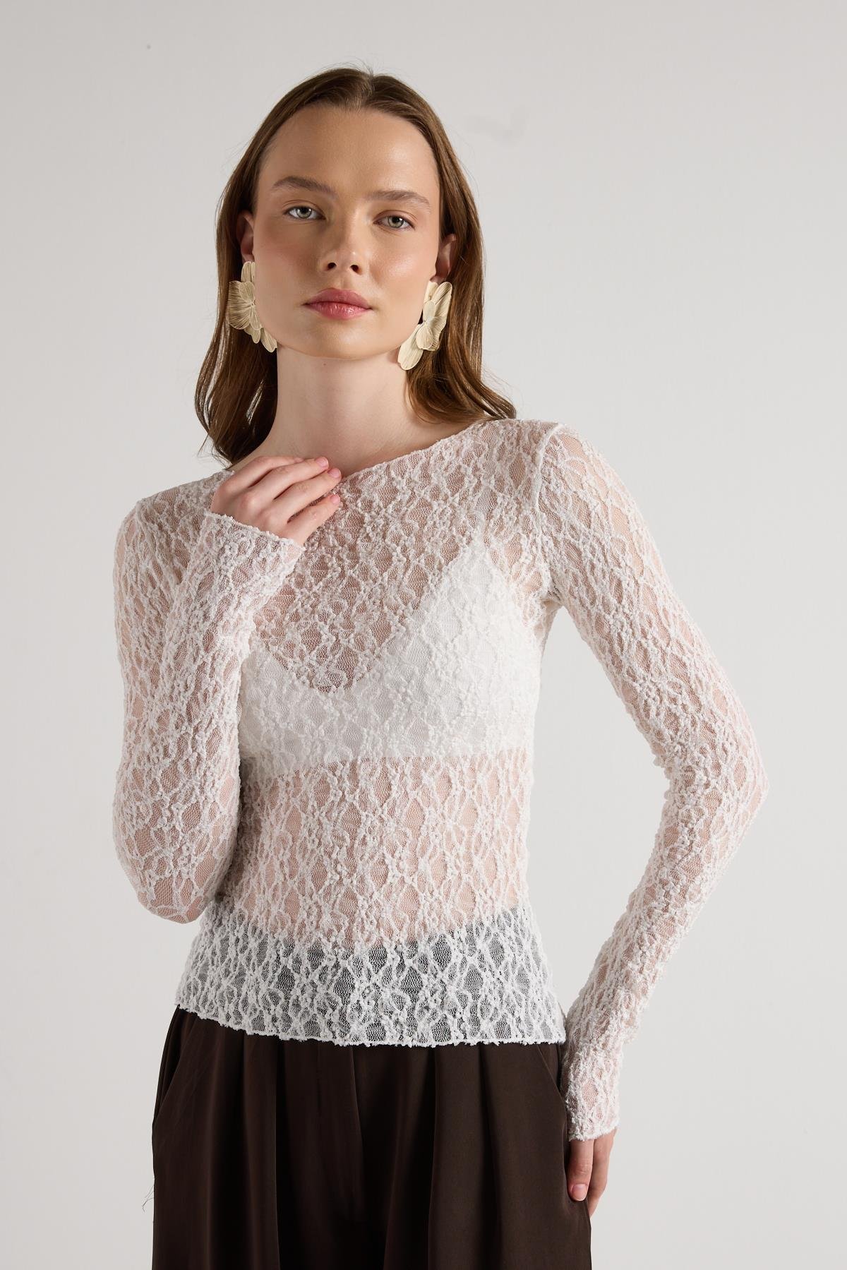 Kadın Ekru Transparan Dantel Kısa Likralı Bluz 30051