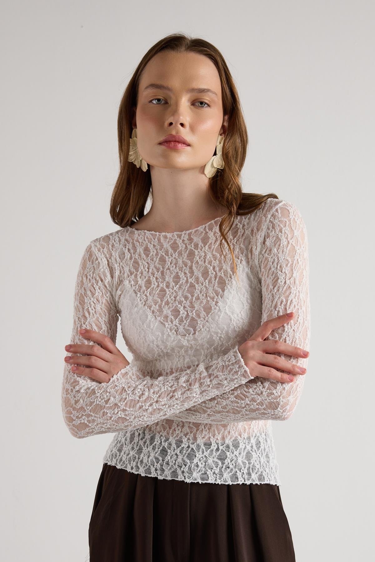 Kadın Ekru Transparan Dantel Kısa Likralı Bluz 30051