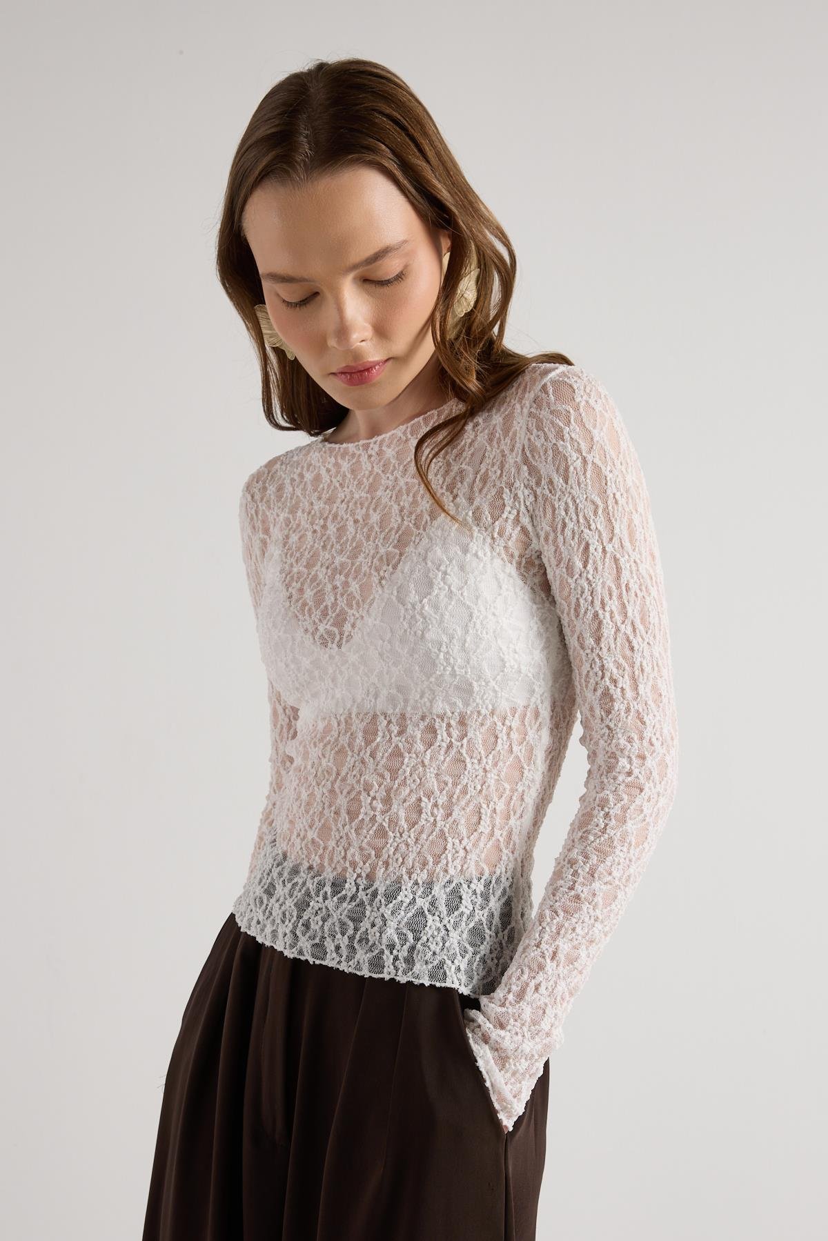 Kadın Ekru Transparan Dantel Kısa Likralı Bluz 30051