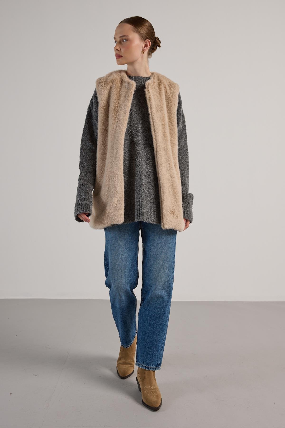 Kadın Ekru Uzun Astarlı Kürk Yelek 30072