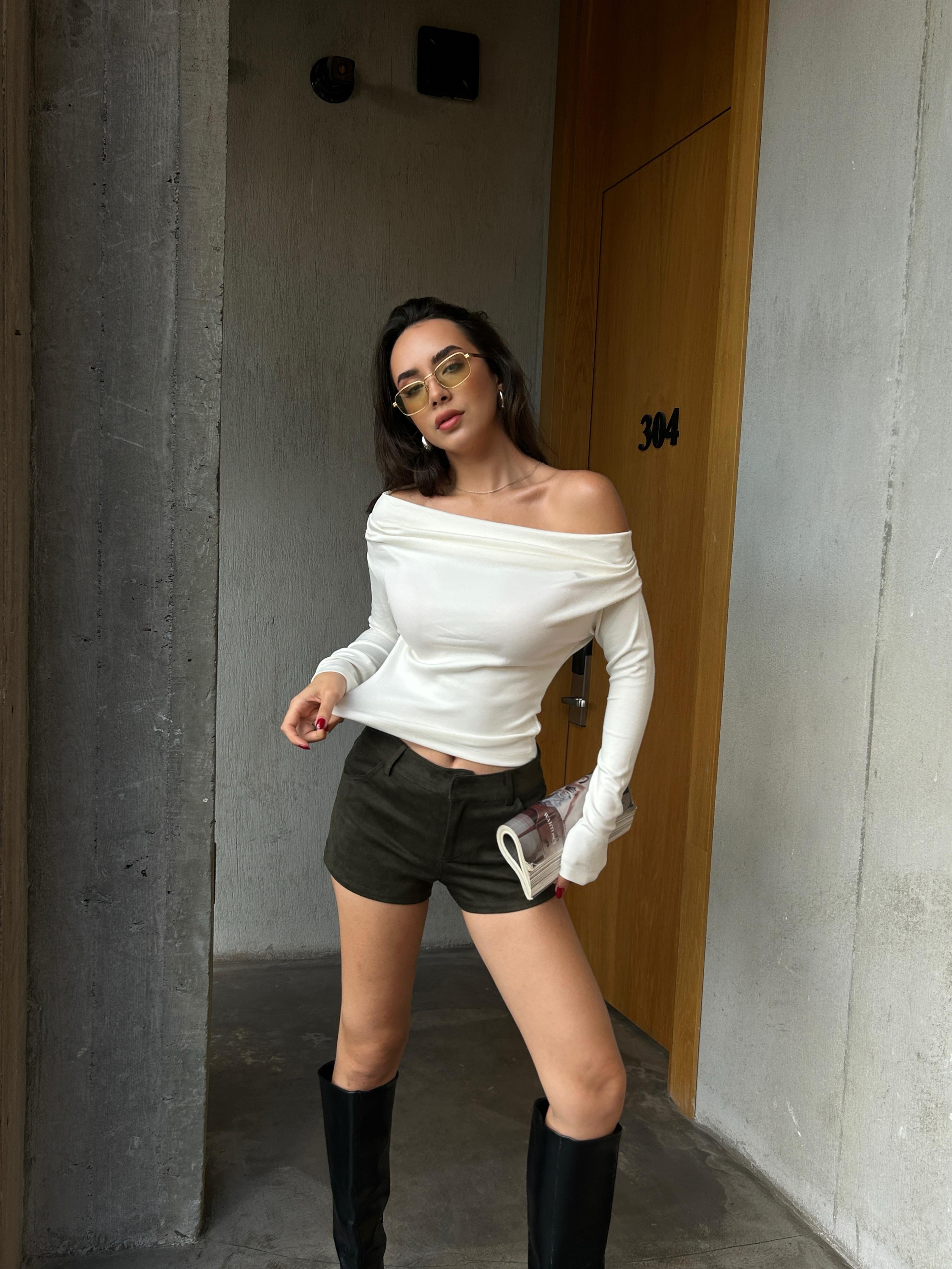 Kadın Ekru Uzun Kollu Düşük Omuz Bluz 30079