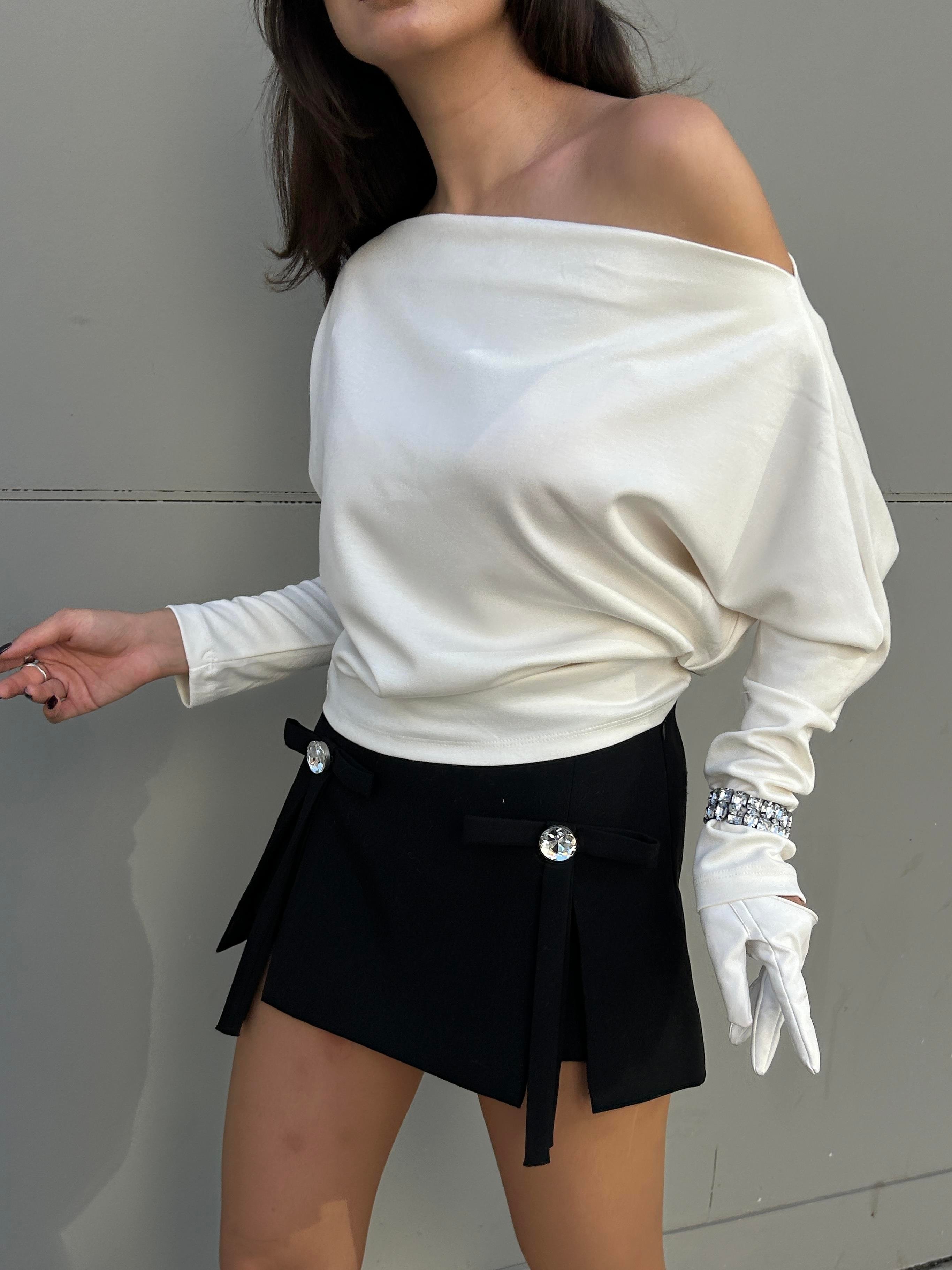 Kadın Ekru Uzun Kollu Omuzu Açık Bluz 30100