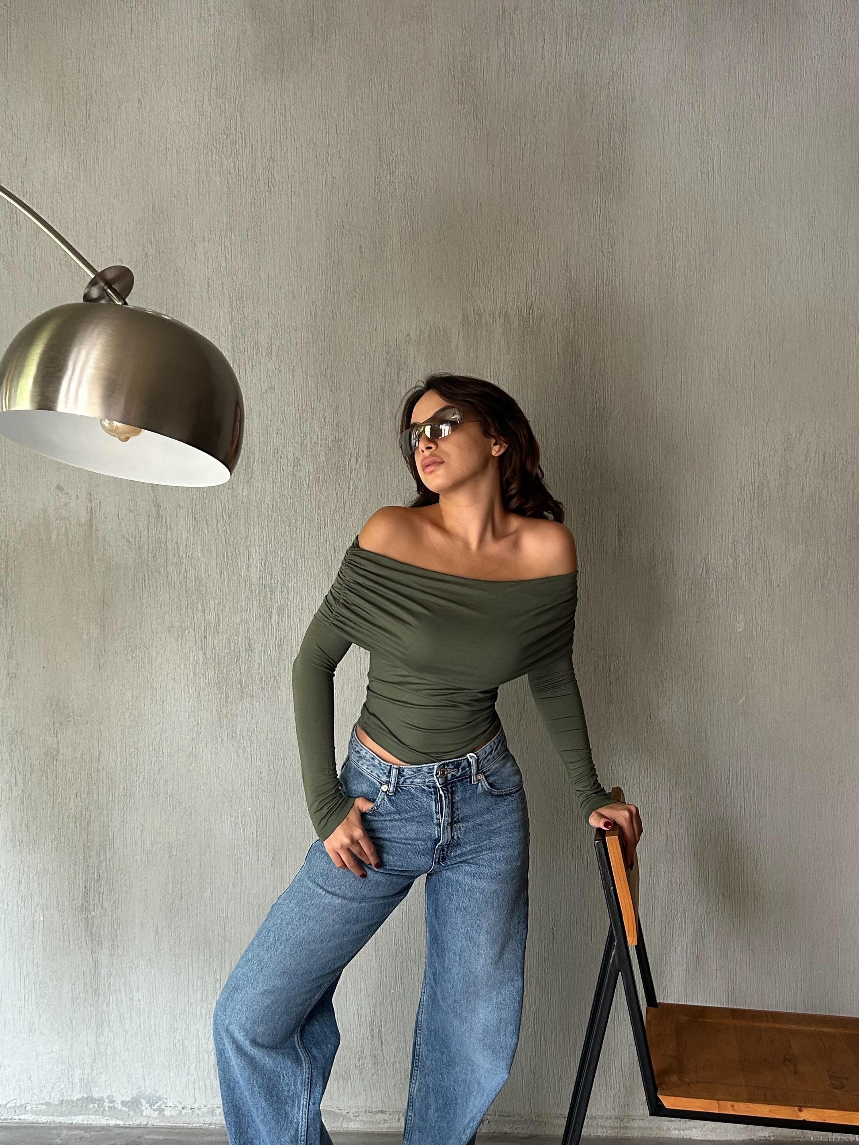 Kadın Haki Madonna Yaka Likralı Viskon Uzun Kollu Bluz 28218