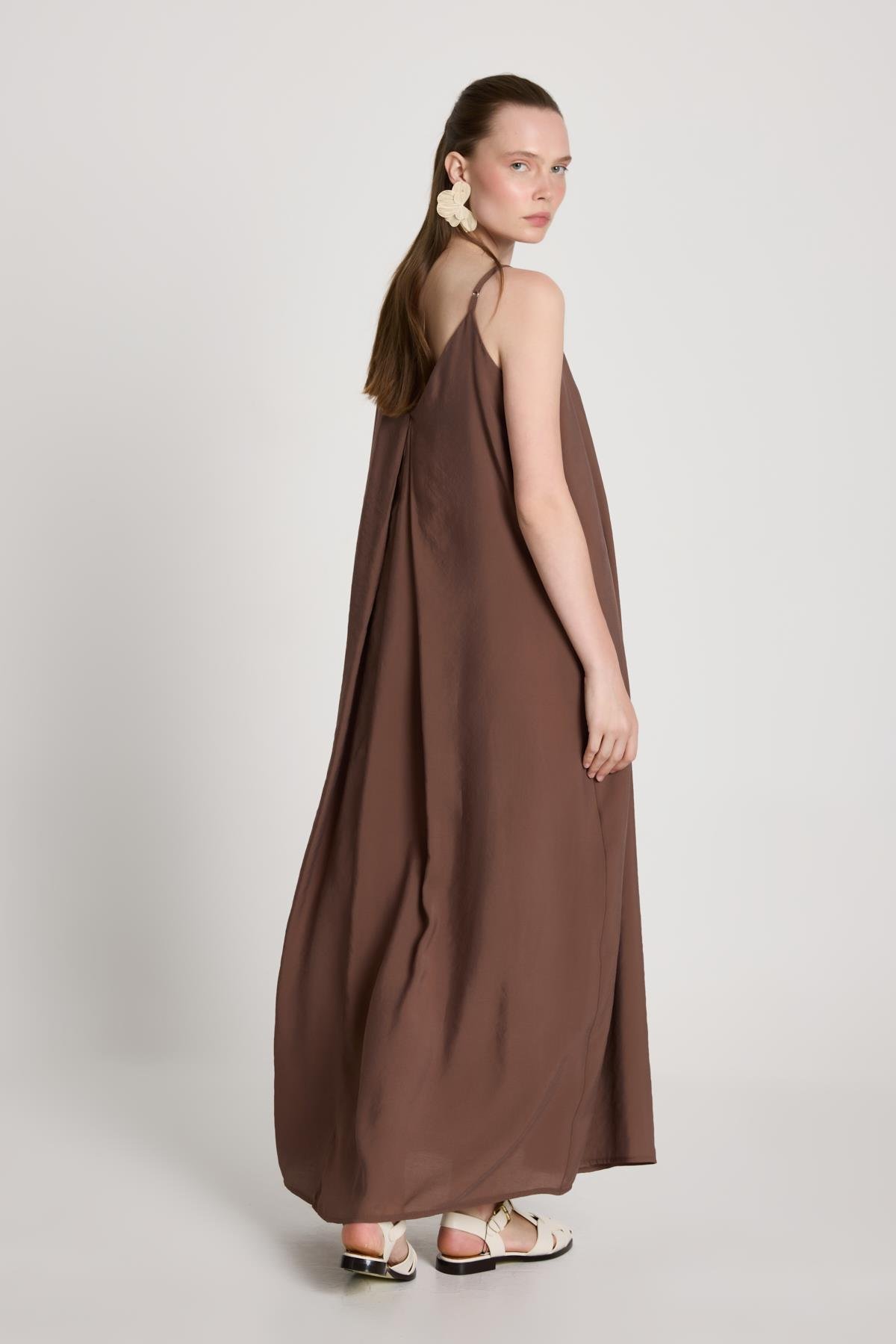 Kadın Kahve %100 Modal Askılı Bol Kesim Uzun Elbise 29201