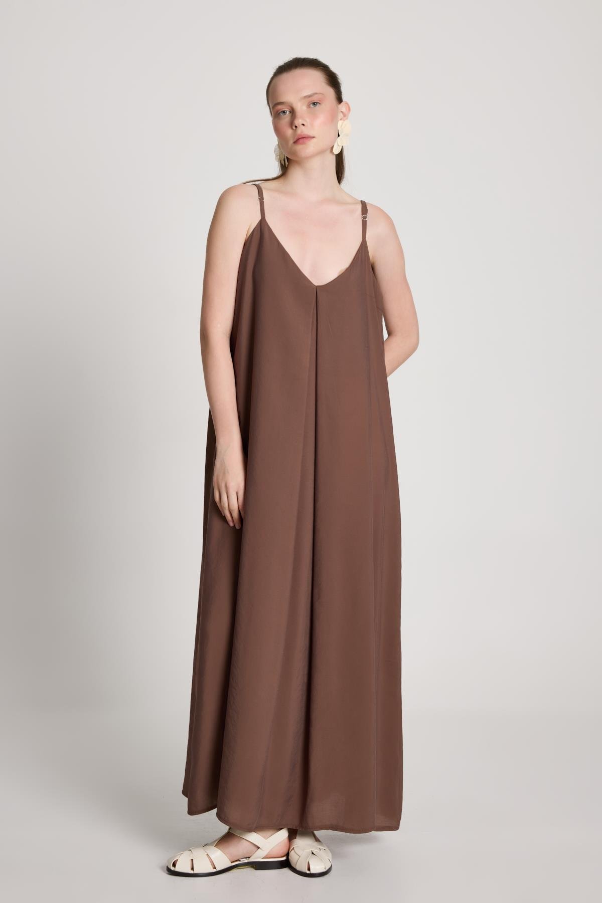Kadın Kahve %100 Modal Askılı Bol Kesim Uzun Elbise 29201