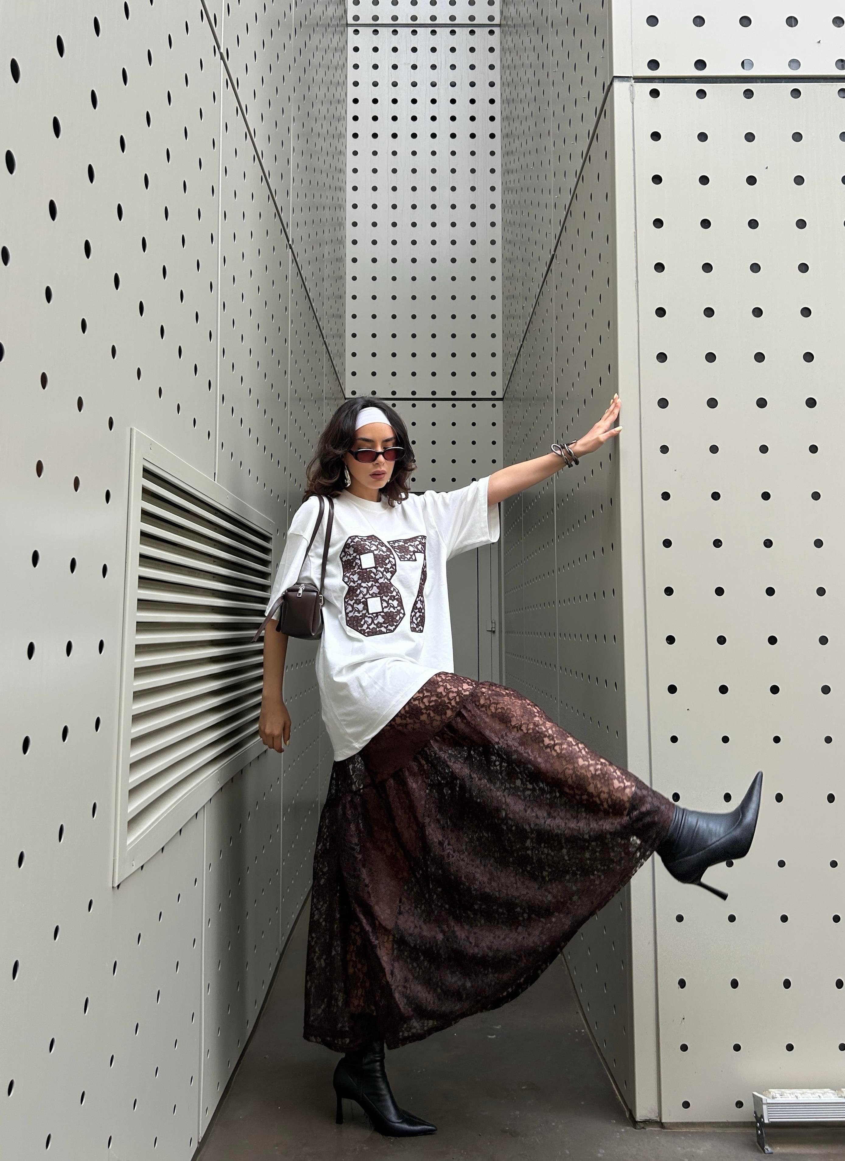 Kadın Kahve Dantel Nakışlı Oversize T-shirt 29055